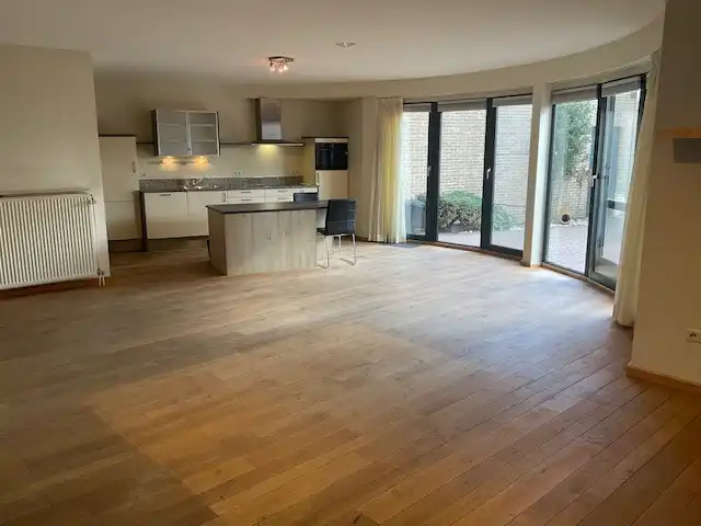 Gelijkvloersappartement met 2 slaapkamers, 2 badkamers en tuin foto 3