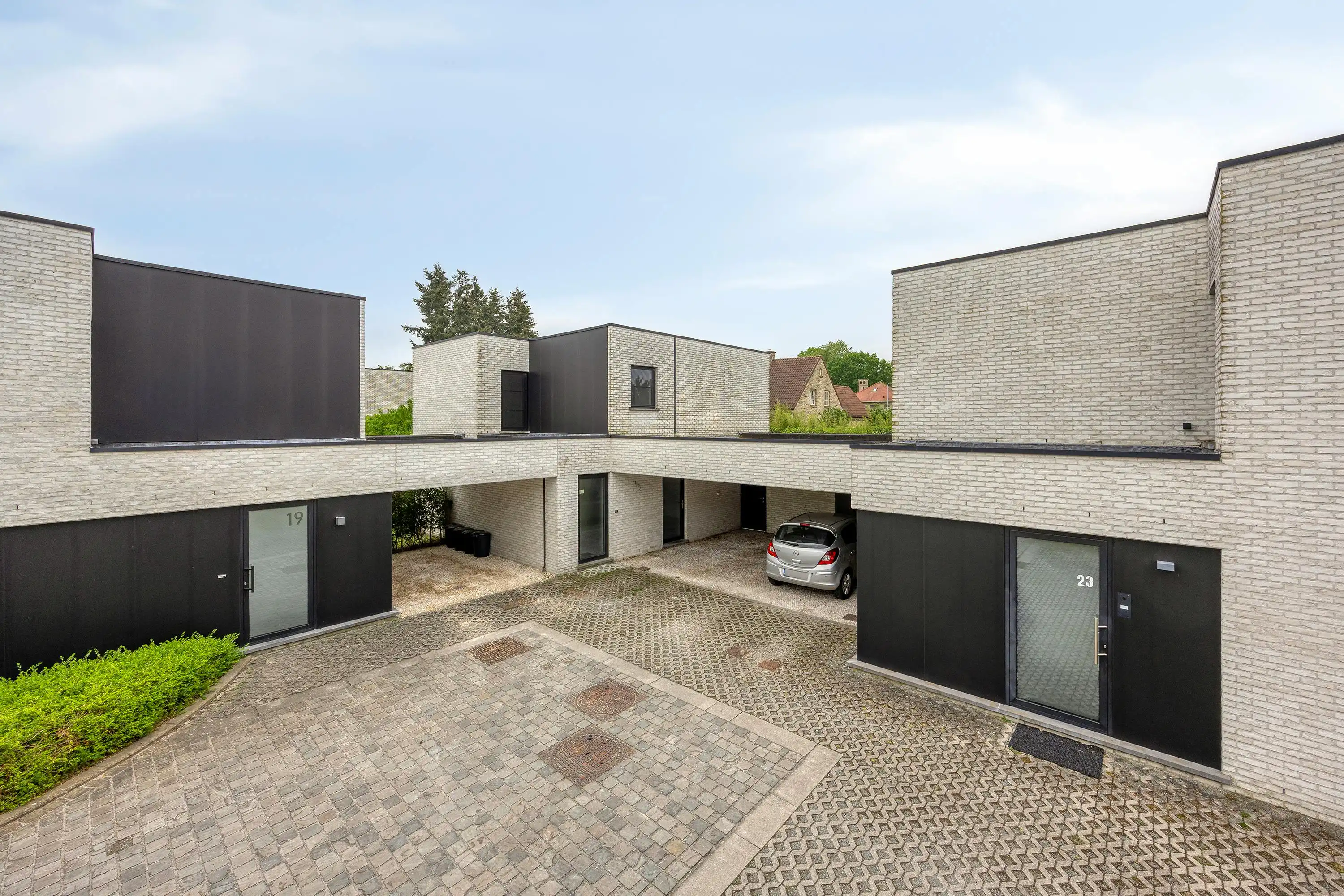 Instapklare gezinswoning met tuin in centrum Merelbeke foto 14