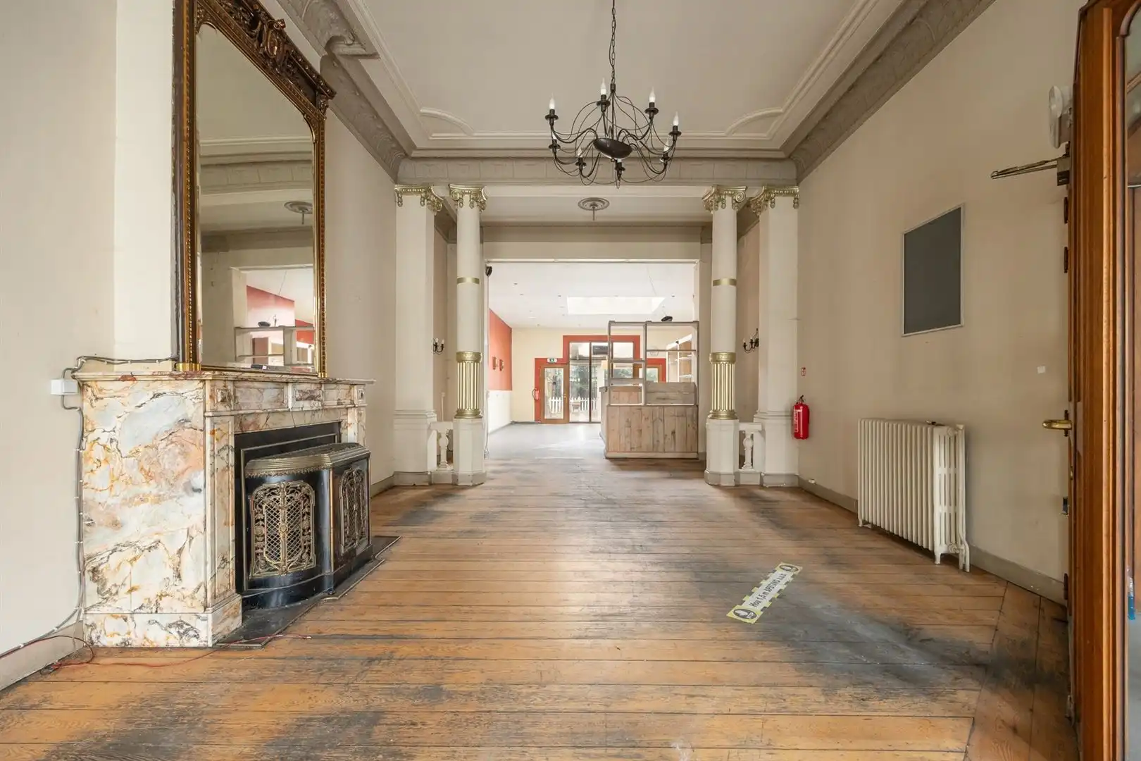 NEO-CLASSICISTISCH HERENHUIS bij parken foto 8