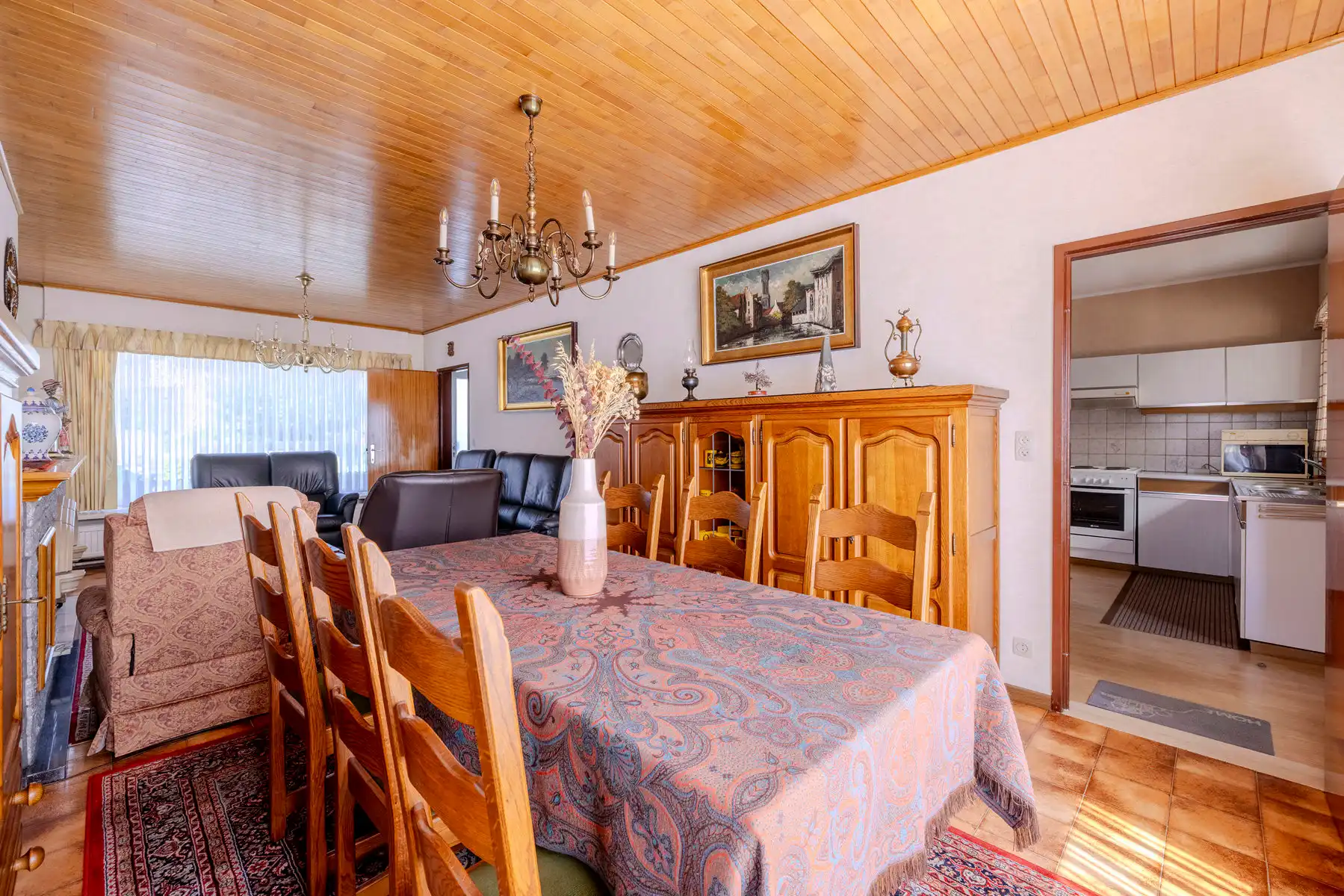 Te renoveren woning met veel potentieel op rustige locatie foto 6