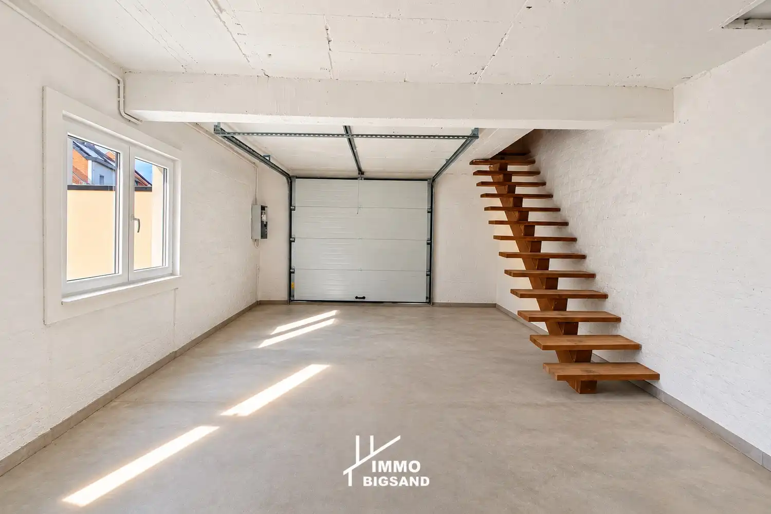 Volledig gerenoveerde woning met 4 slaapkamers, 2 badkamers en ruim bijgebouw foto 11