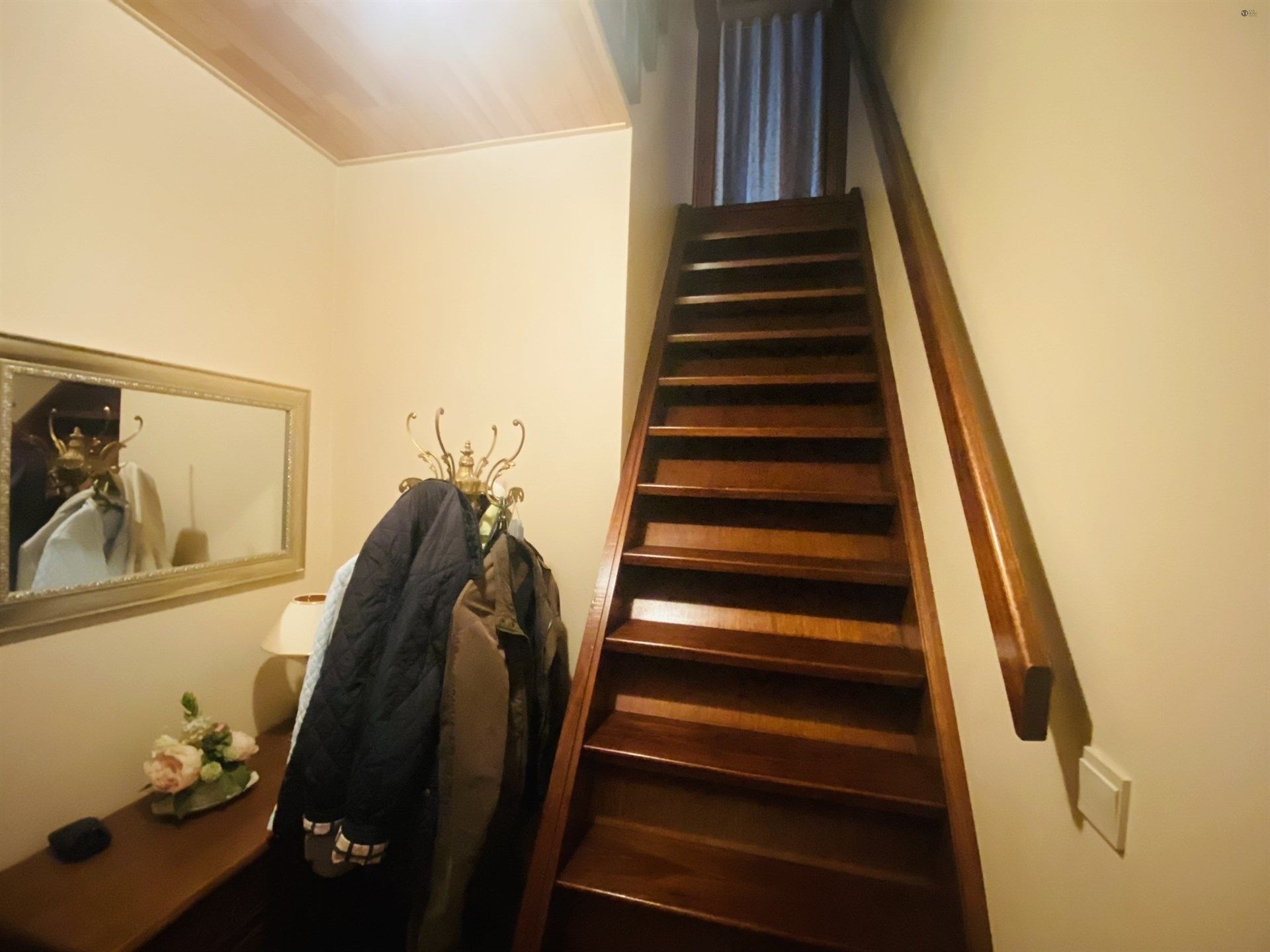 Mooie open bebouwing in groene omgeving  foto 12