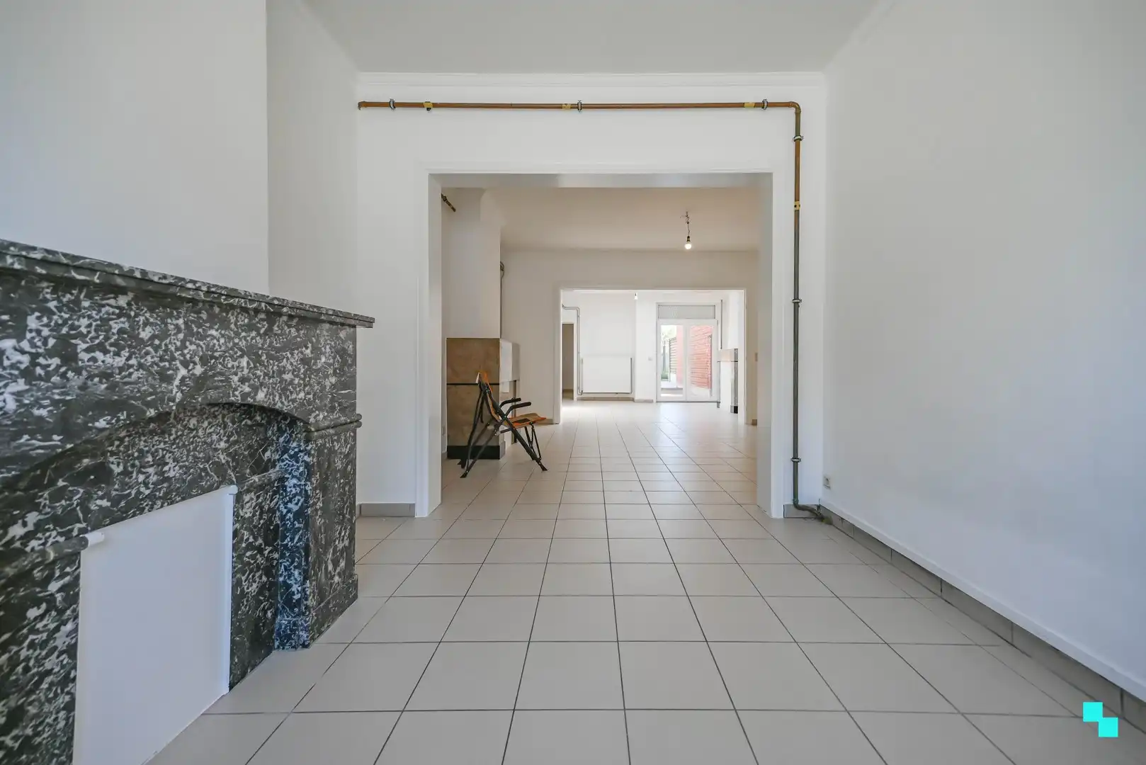 Ééngezinswoning gelegen nabij centrum Izegem met 3 slaapkamers foto 4