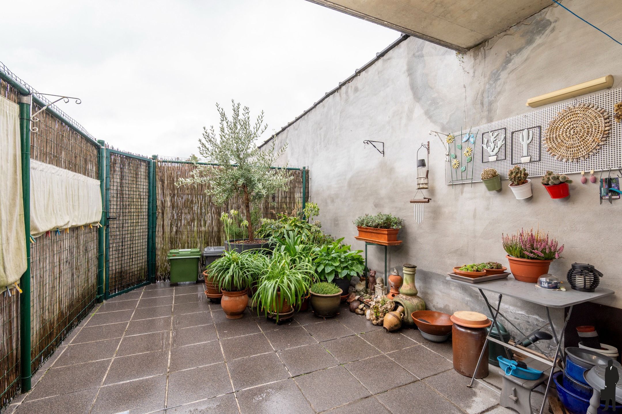 Gelijkvloerse studio met terras en berging centrum Turnhout foto 7