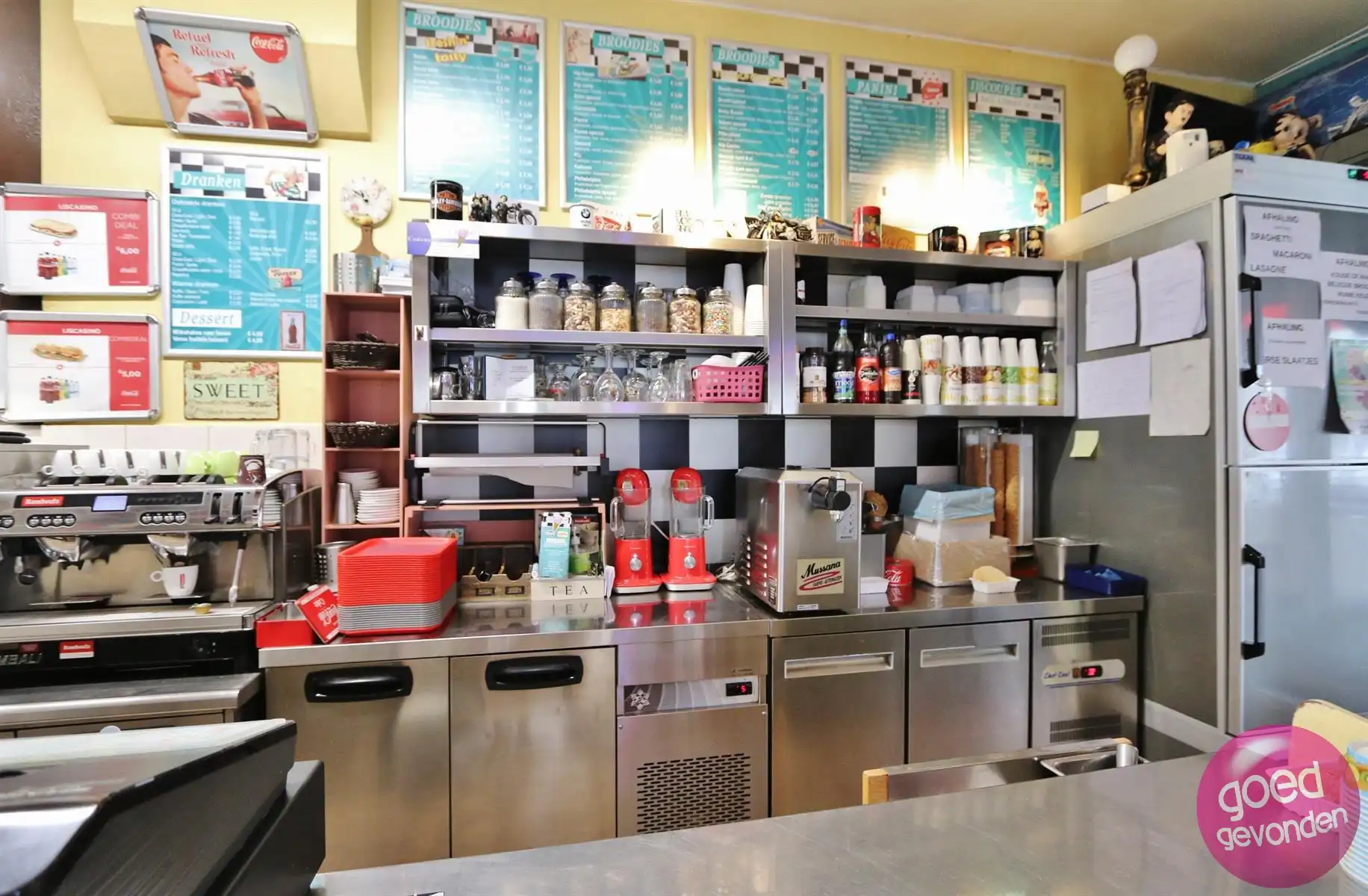 Handelsfonds - ijs en broodjesbar - parking - terras foto 29