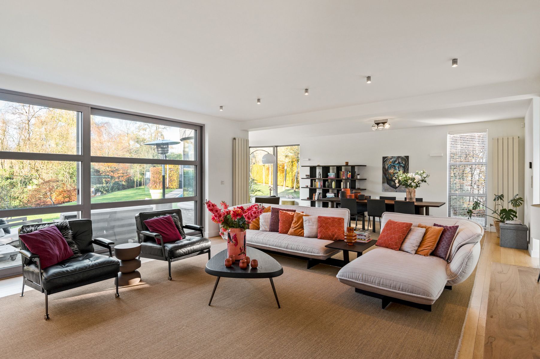 Moderne villa in een doodlopende straat vlakbij het centrum foto 10