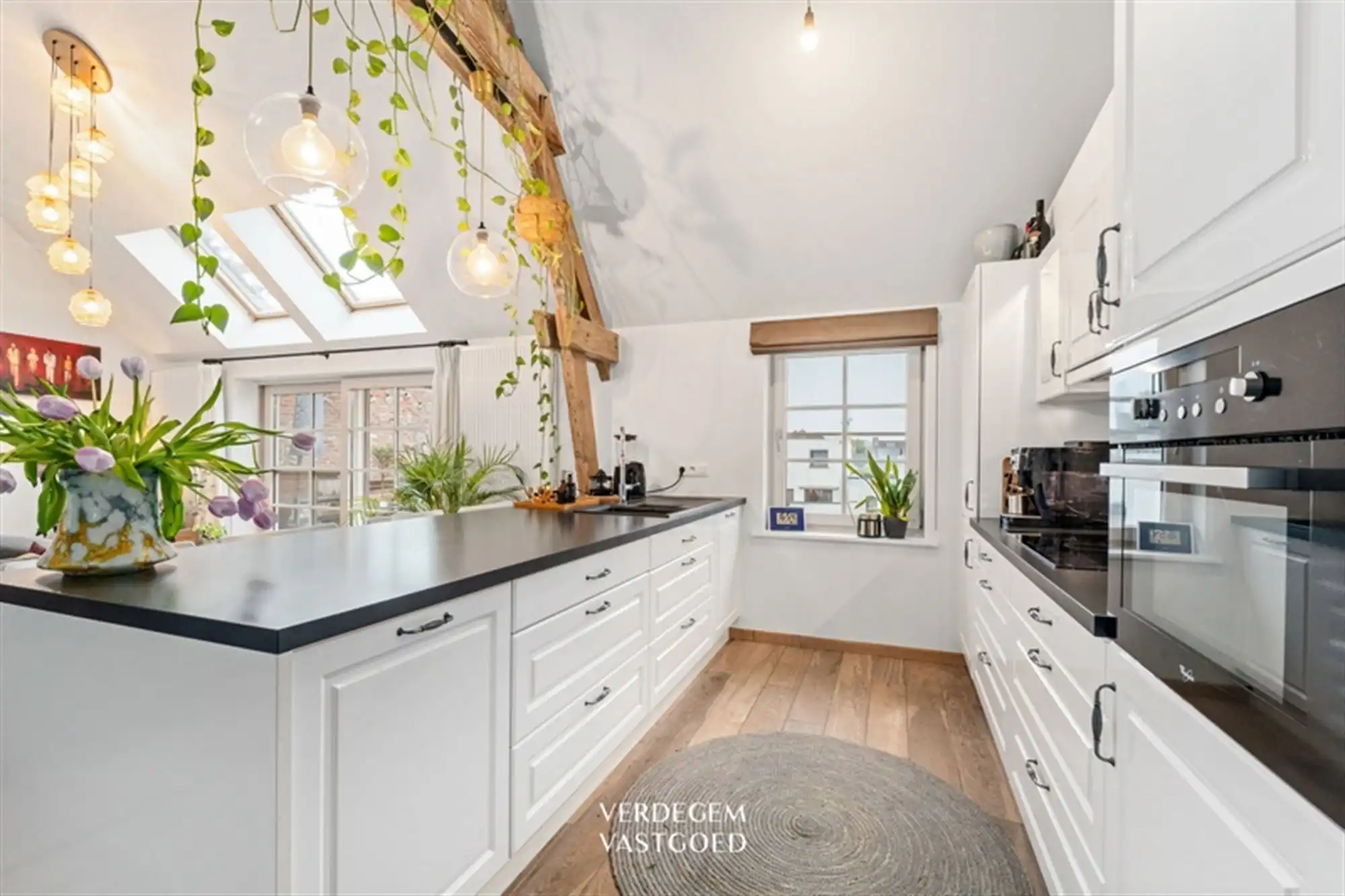 Knap appartement op centrale ligging met 3 slaapkamers en XL terras foto 11