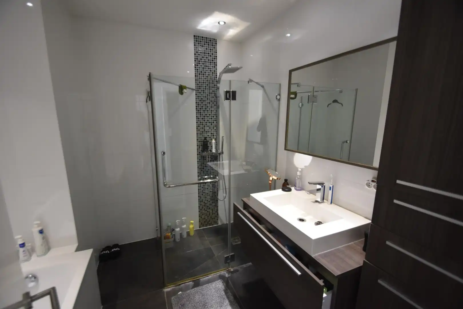 Zeer verzorgd appartement met 2 slaapkamers foto 8