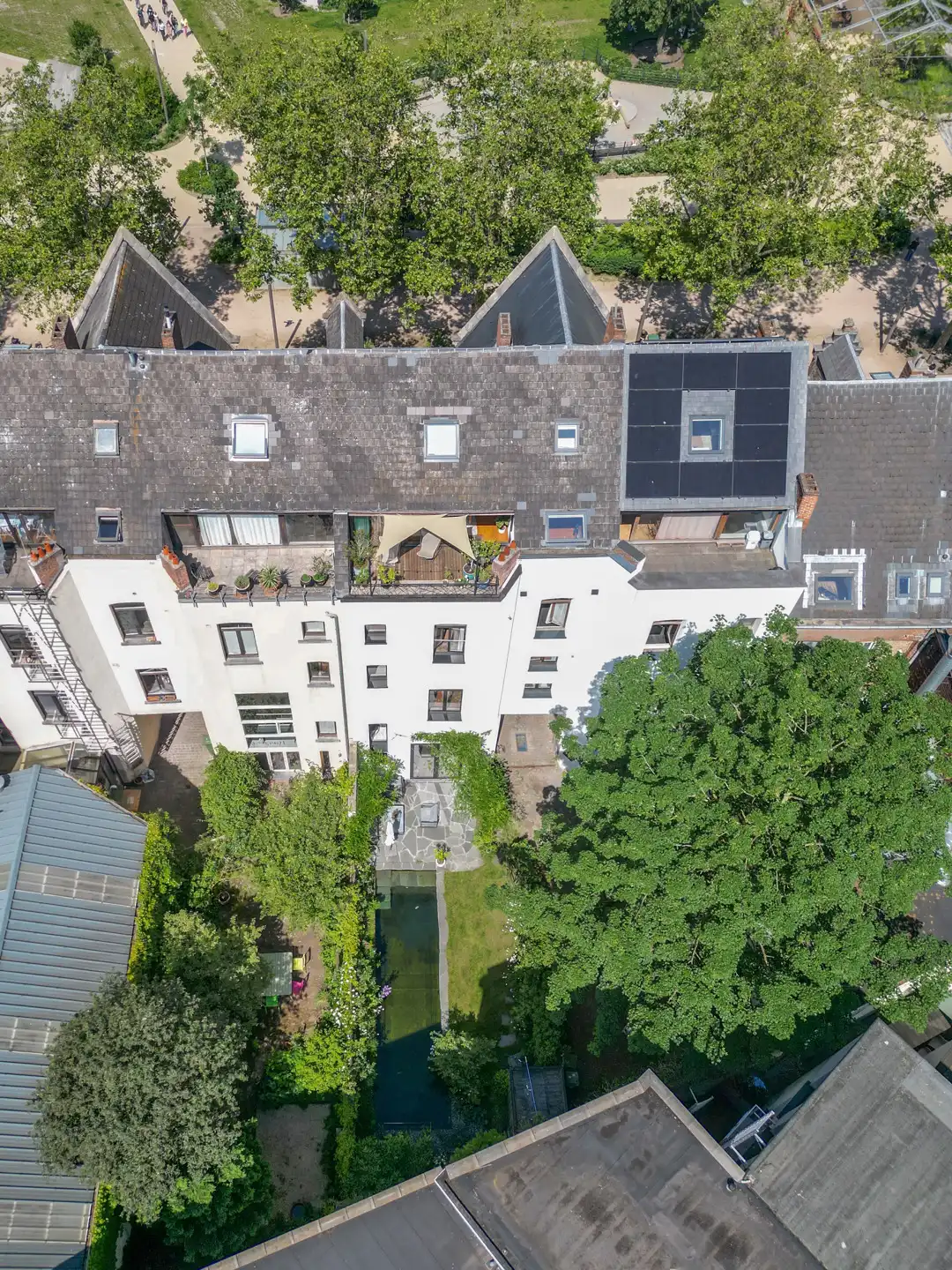 Uniek herenhuis met zwemvijver aan het Zuidpark foto 10