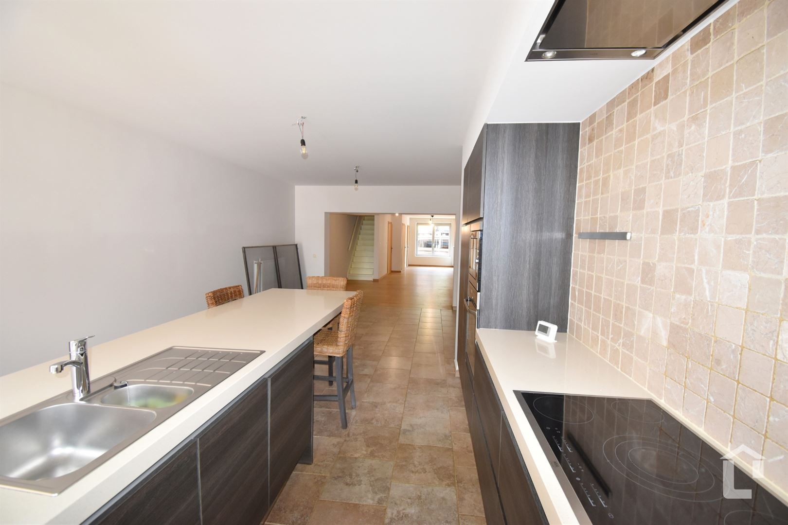 Gezellige rijwoning met tuin in centrum De Pinte foto 4