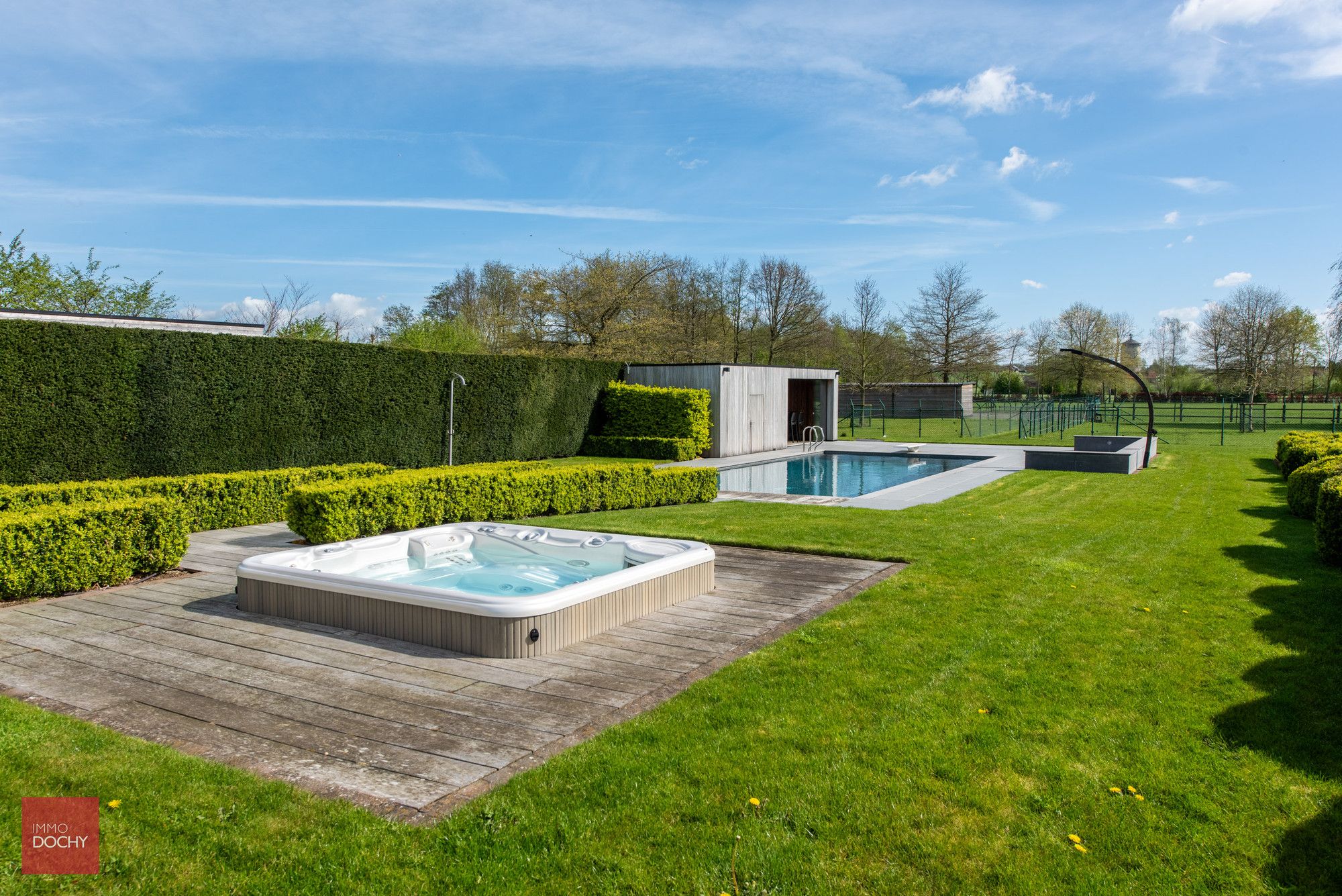 Instapklaar villa-landhuis met uniek groen landschap foto 4