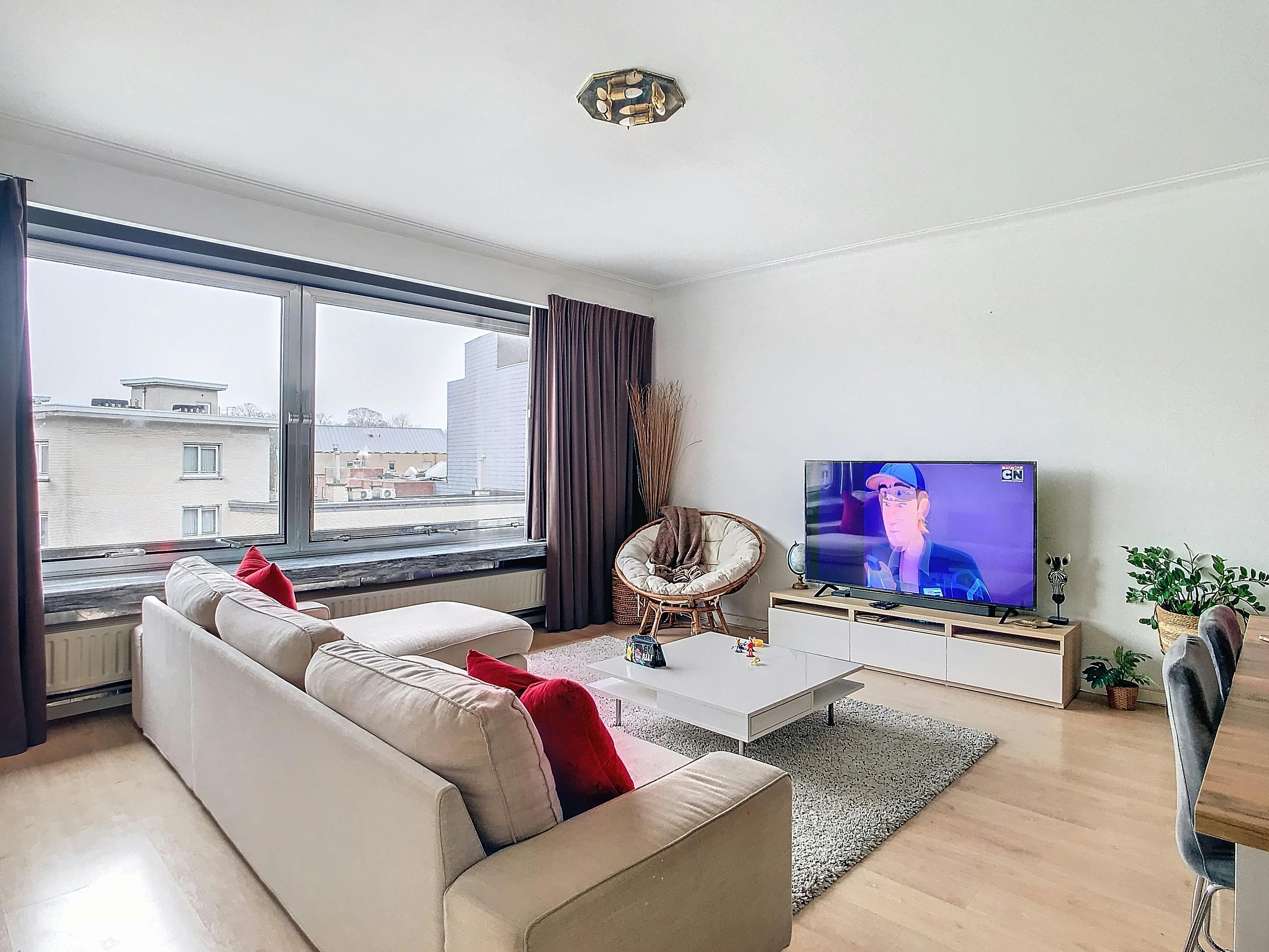 Centraal gelegen ruim appartement met garage te Beveren  foto 4