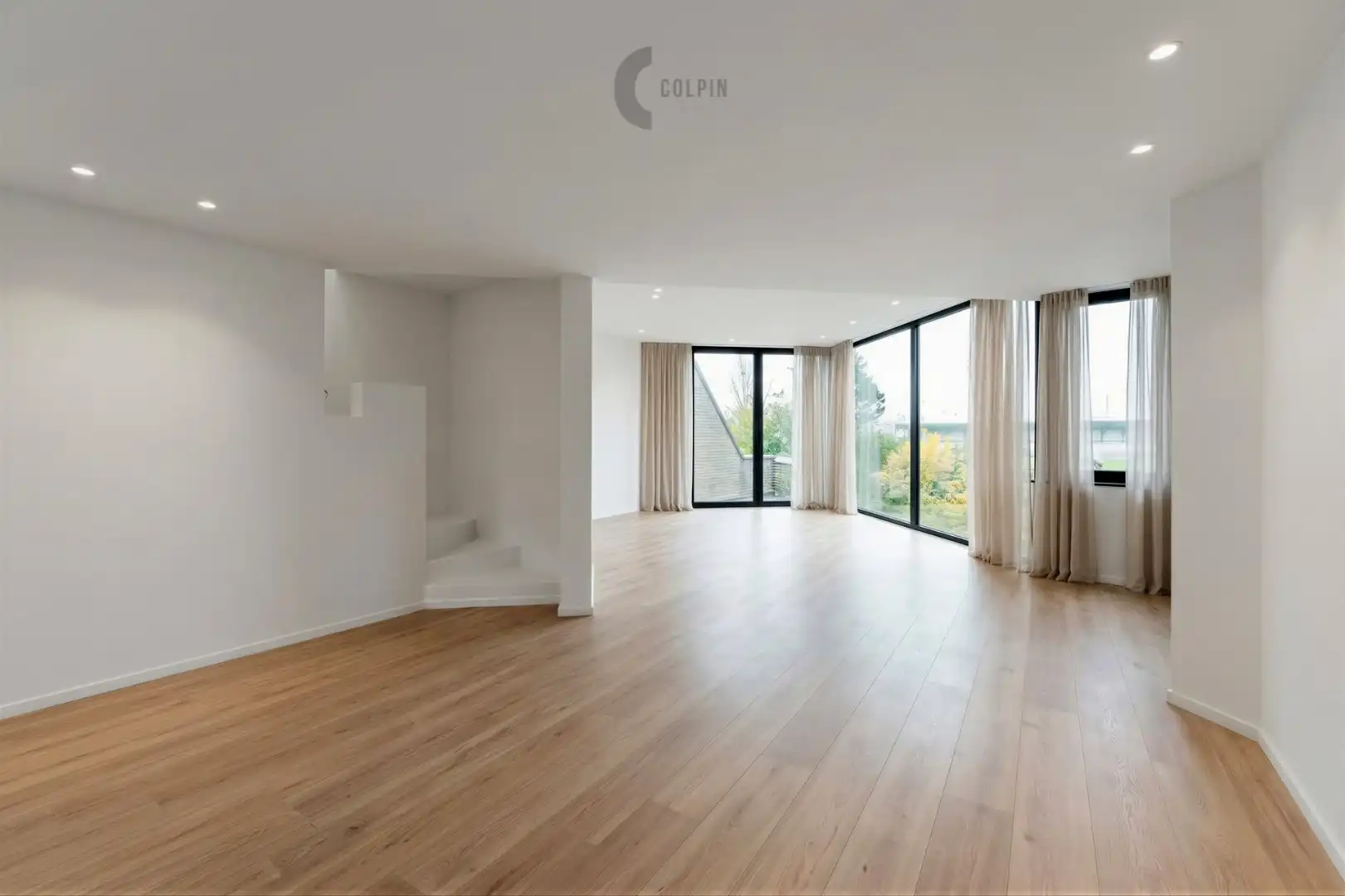 Charmante bel-étage woning nabij strand en park van Heist & Duinbergen – met renovatiepotentieel en zonnige tuin. foto 3