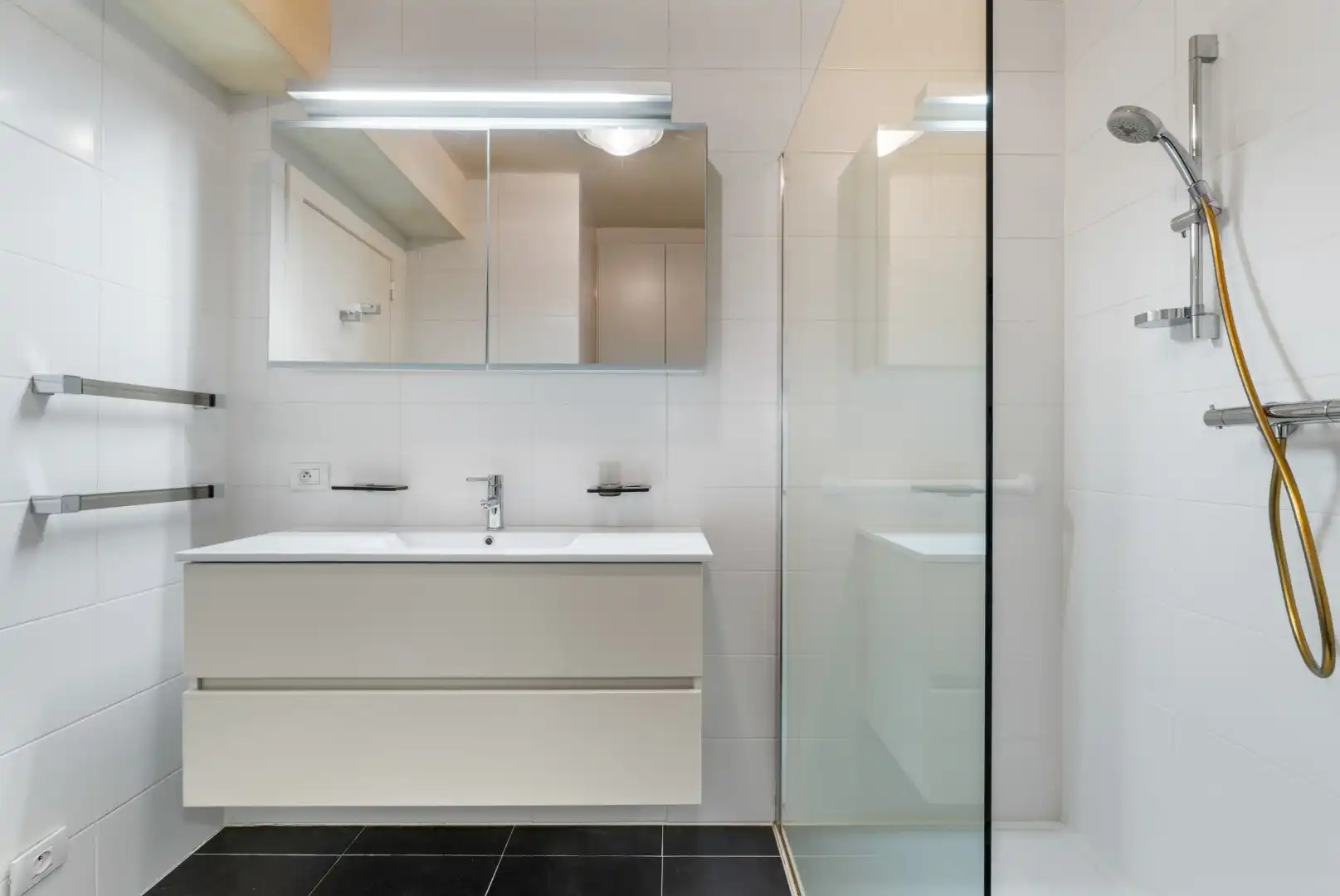 Recent duplex-appartement te huur in Gent (Mariakerke) – ruim, lichtrijk en kwalitatief afgewerkt foto 12