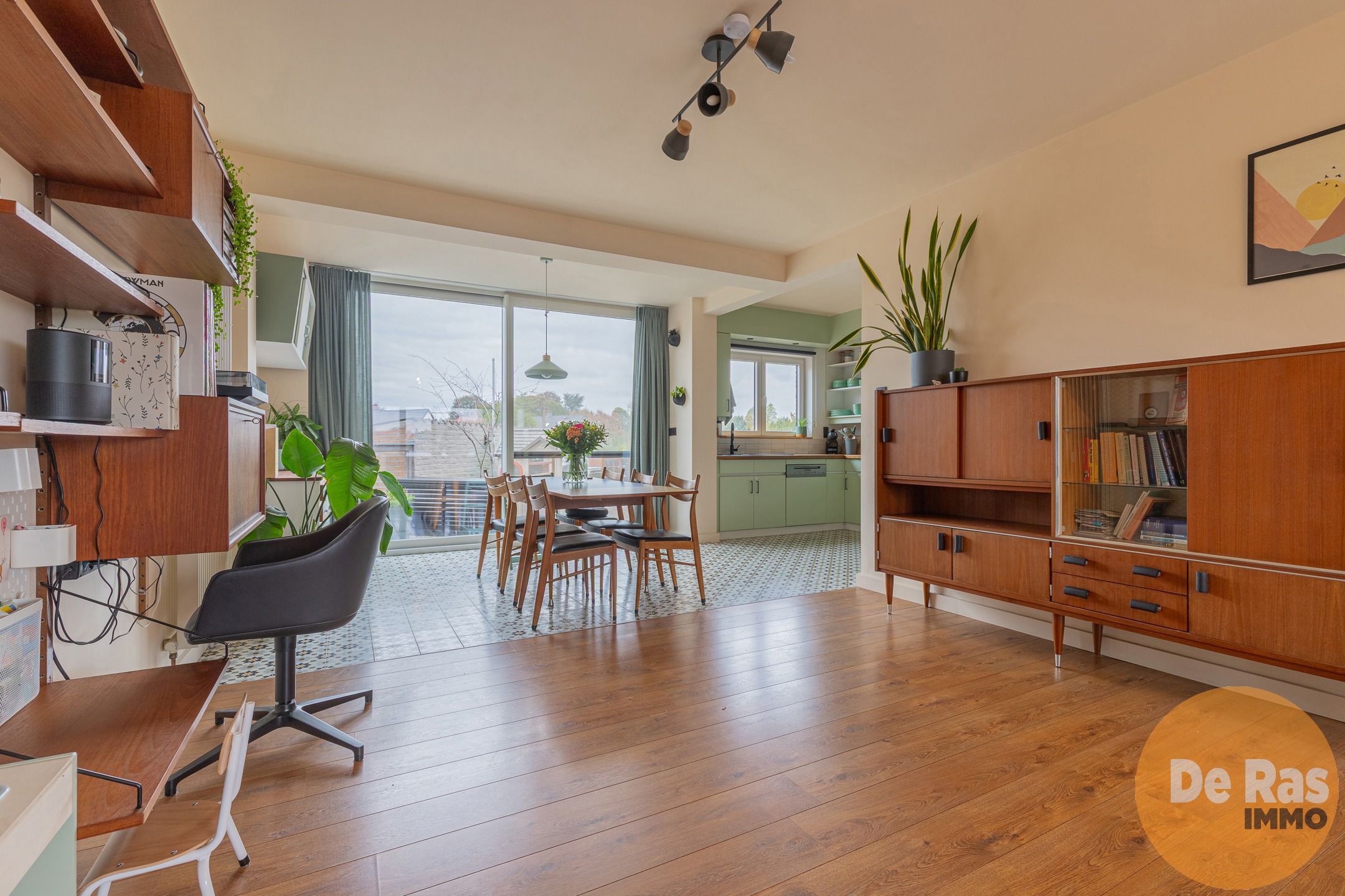 LEDE - Instapklare, centraal gelegen woning met 3 slpk foto 14
