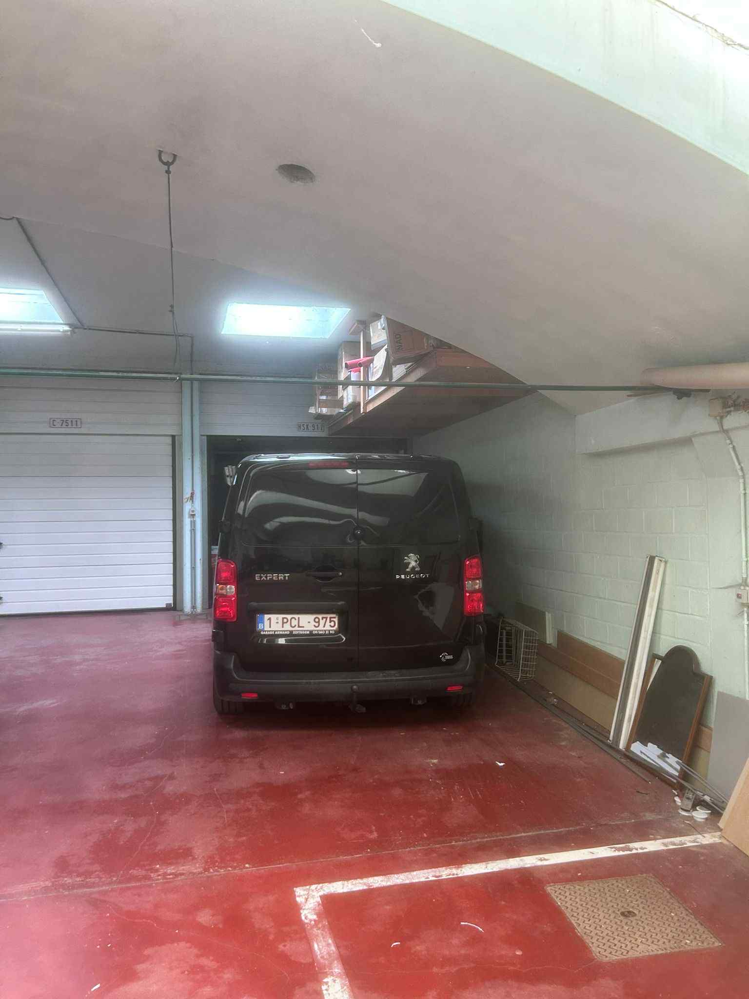 GOED GELEGEN KANTOOR OF WINKEL MET GARAGE foto 9