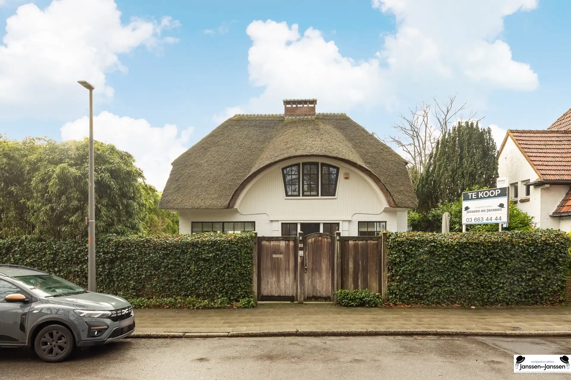 Hoofdfoto van de publicatie: Charmante villa op toplocatie in hartje Ekeren