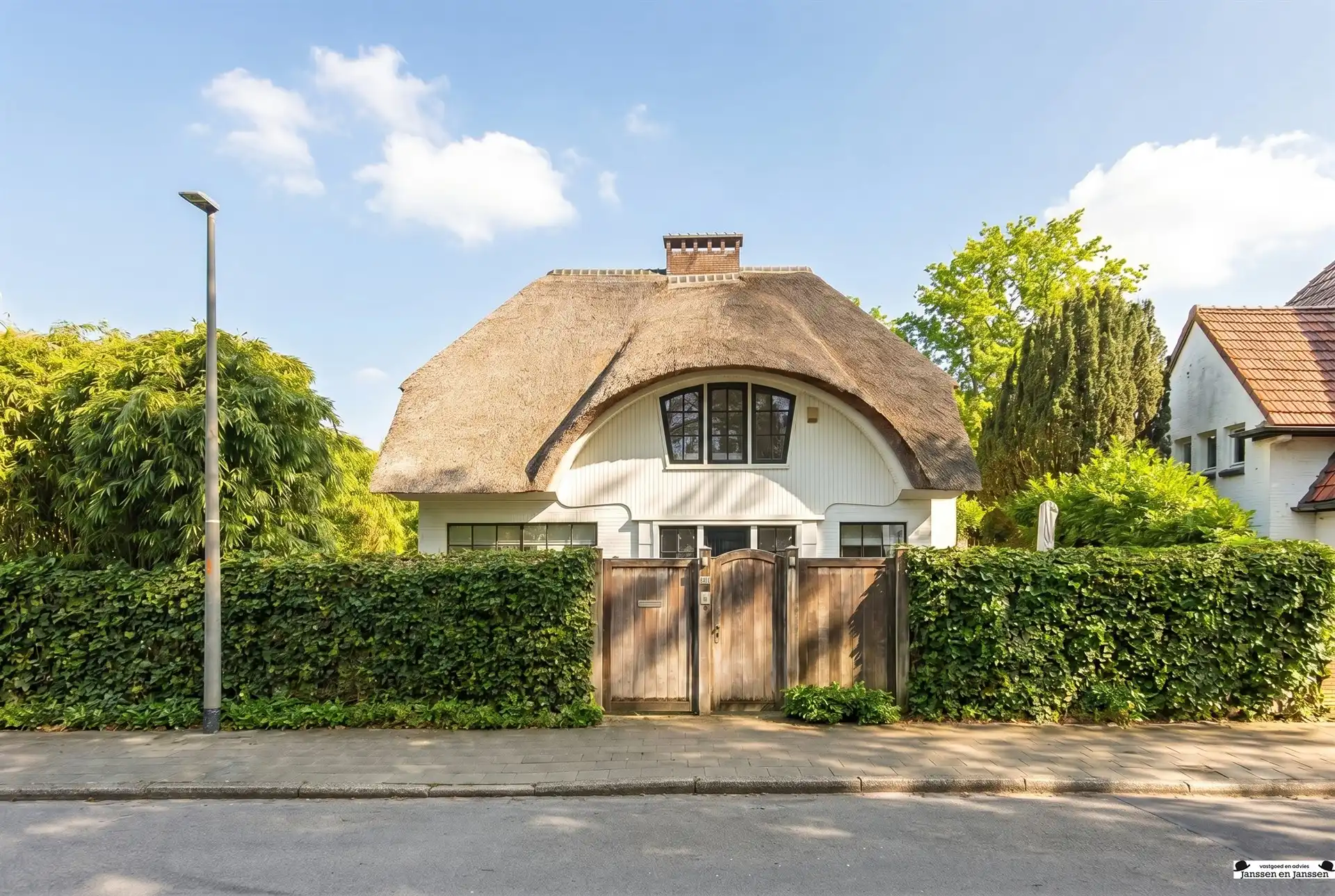 Huis te koop Zuster Nathaliestraat 11 - 2180 EKEREN