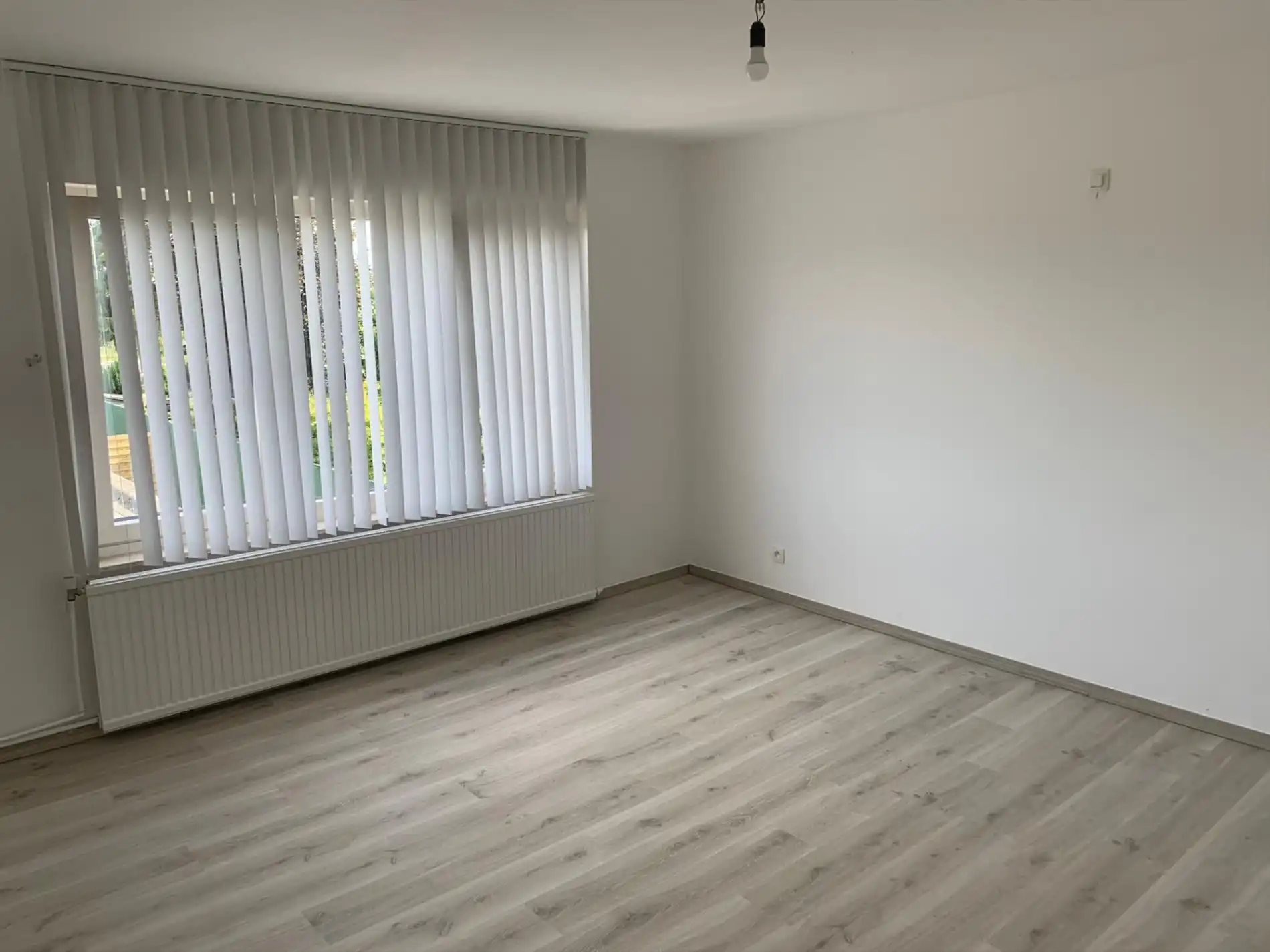 GEZINSWONING met 3 slaapkamers, garage en tuin te huur in LANAKEN !  foto 9