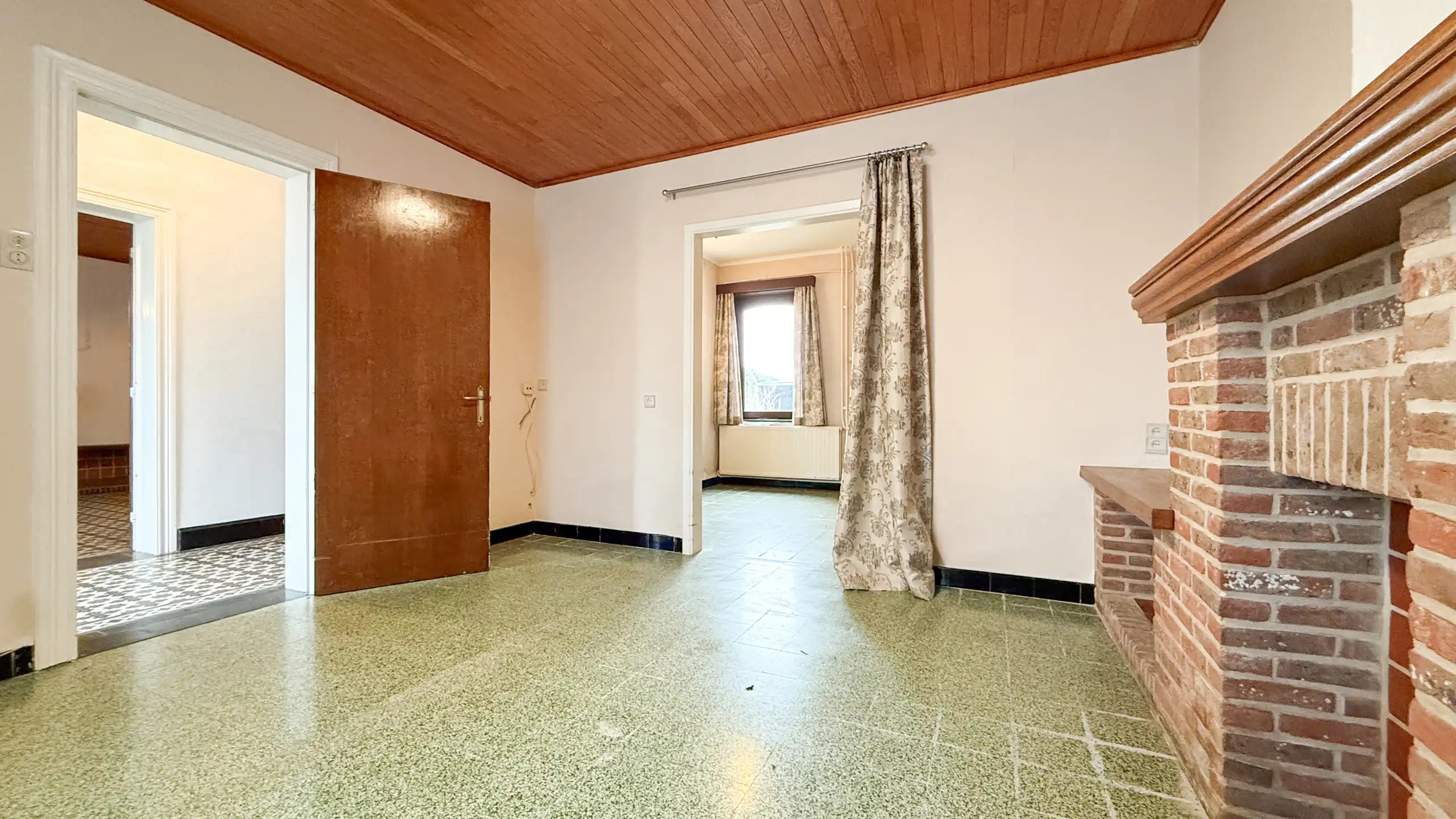 Landelijk gelegen te renoveren hoeve op ruim perceel! foto 8