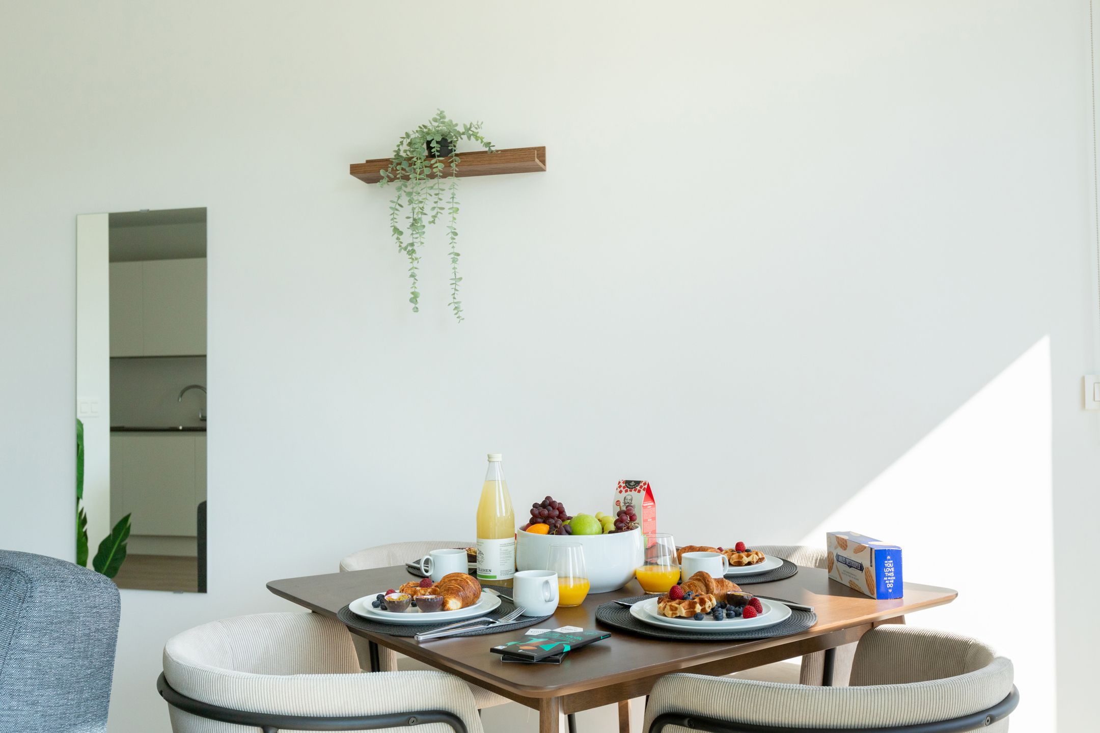 Centrum: Gemeubileerd appartement met 1 slaapkamer! foto 3