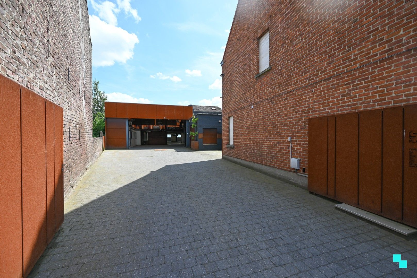 Te renoveren woning met magazijn op zichtlocatie in Izegem foto 33