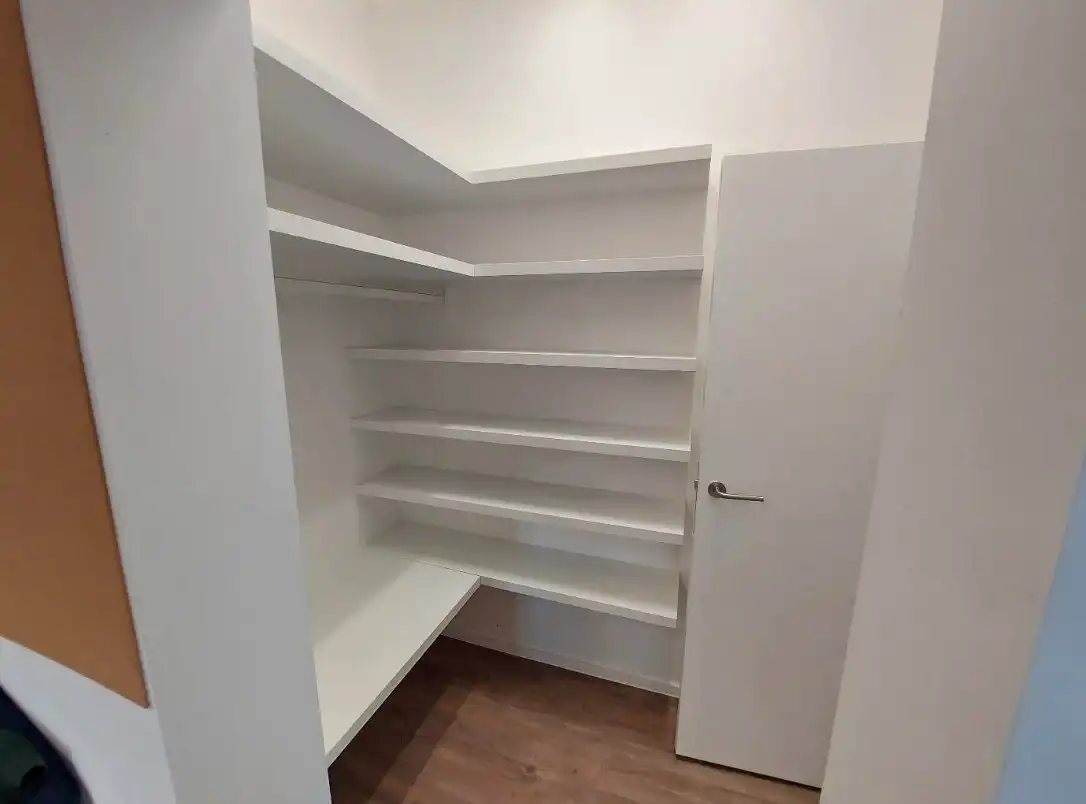 Strategisch gelegen kantoorruimte (48m²) nabij de rechtbank en het station. foto 10