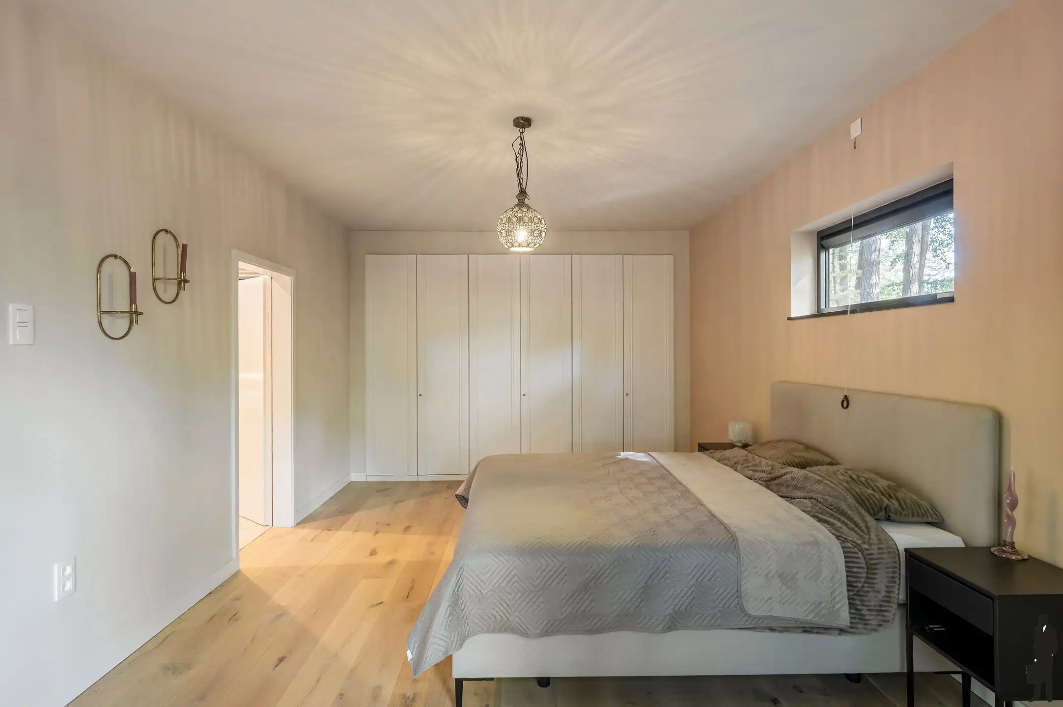 Volledig vernieuwde laagbouwvilla met 4 slaapkamers op residentiële ligging te Dennendael. foto 30