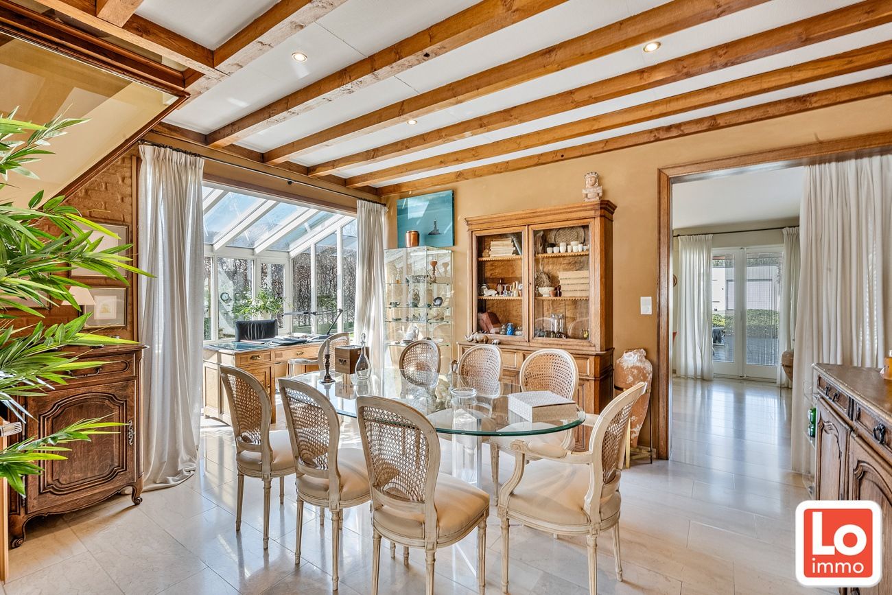 Prachtige eigendom op 1774m² met ruime garage/magazijn en 5 slaapkamers foto 7