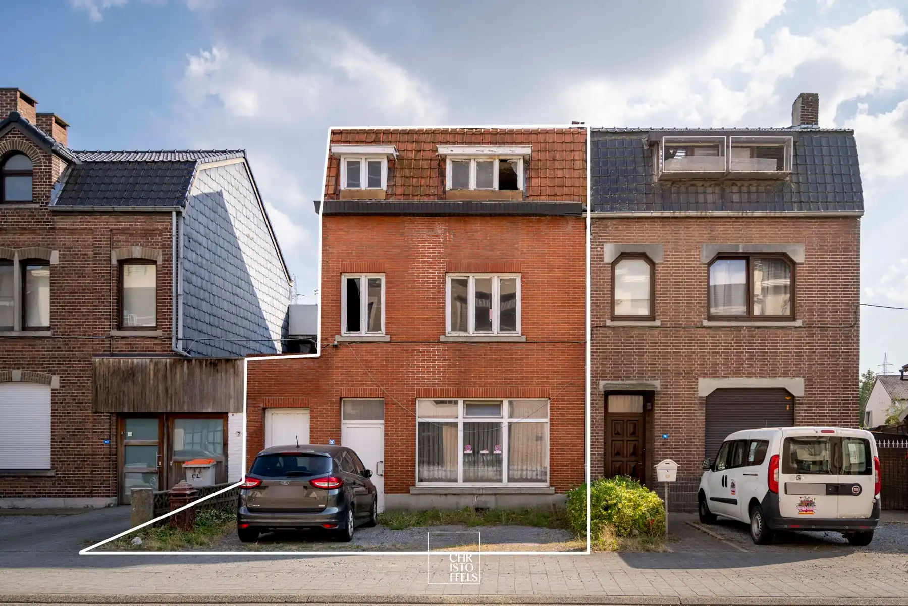 Hoofdfoto van de publicatie: Projectgrond/ renovatiewoning centrum Lanaken op perceel van 410m²
