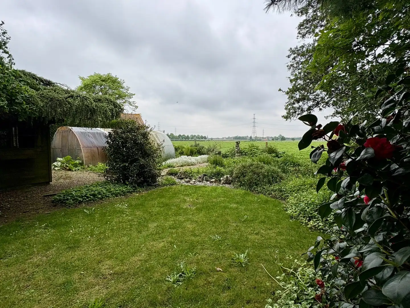 Te renoveren gelijkvloerse villa op 954 m² met landelijke verzichten te Bavikhove. foto 17
