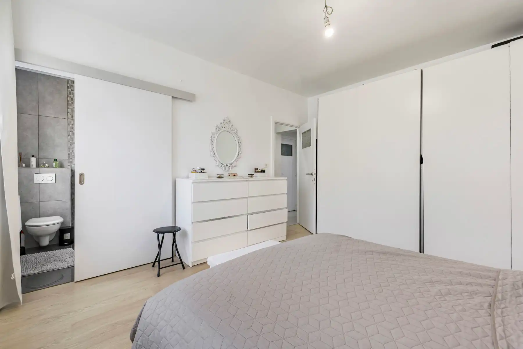 Goed gelegen woning met 4 slaapkamers en 3 badkamers foto 15