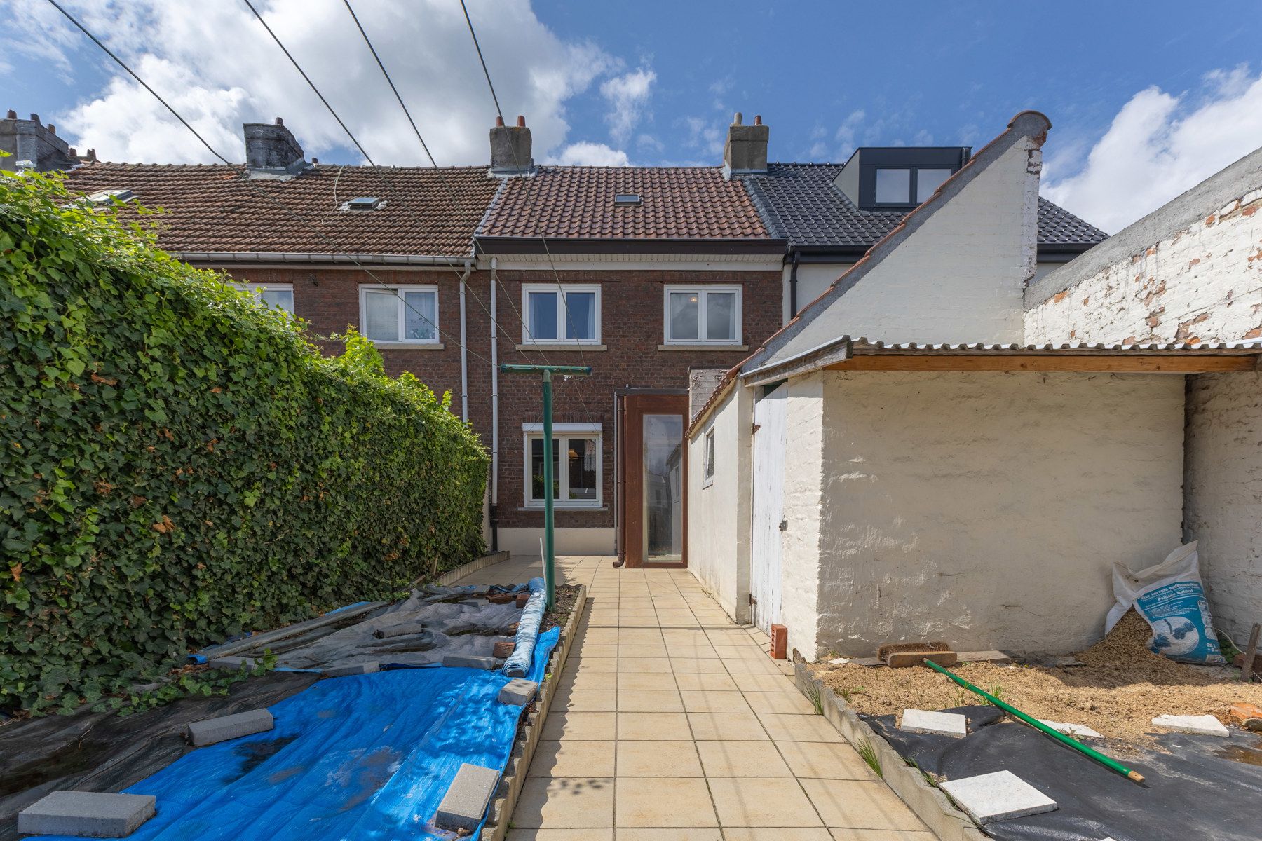 Gunstig gelegen woning met 2 slpks en inrichtbare zolder foto 3