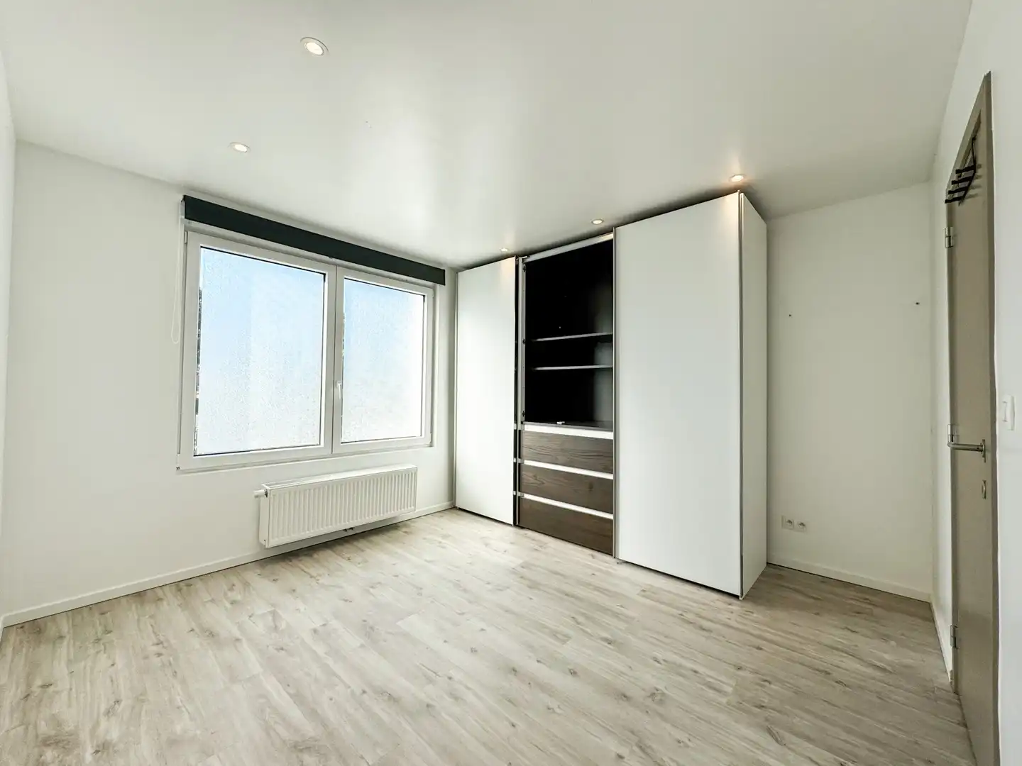 Mooi afgewerkte rijwoning met 3 slaapkamers, tuin en garage op toplocatie! foto 13