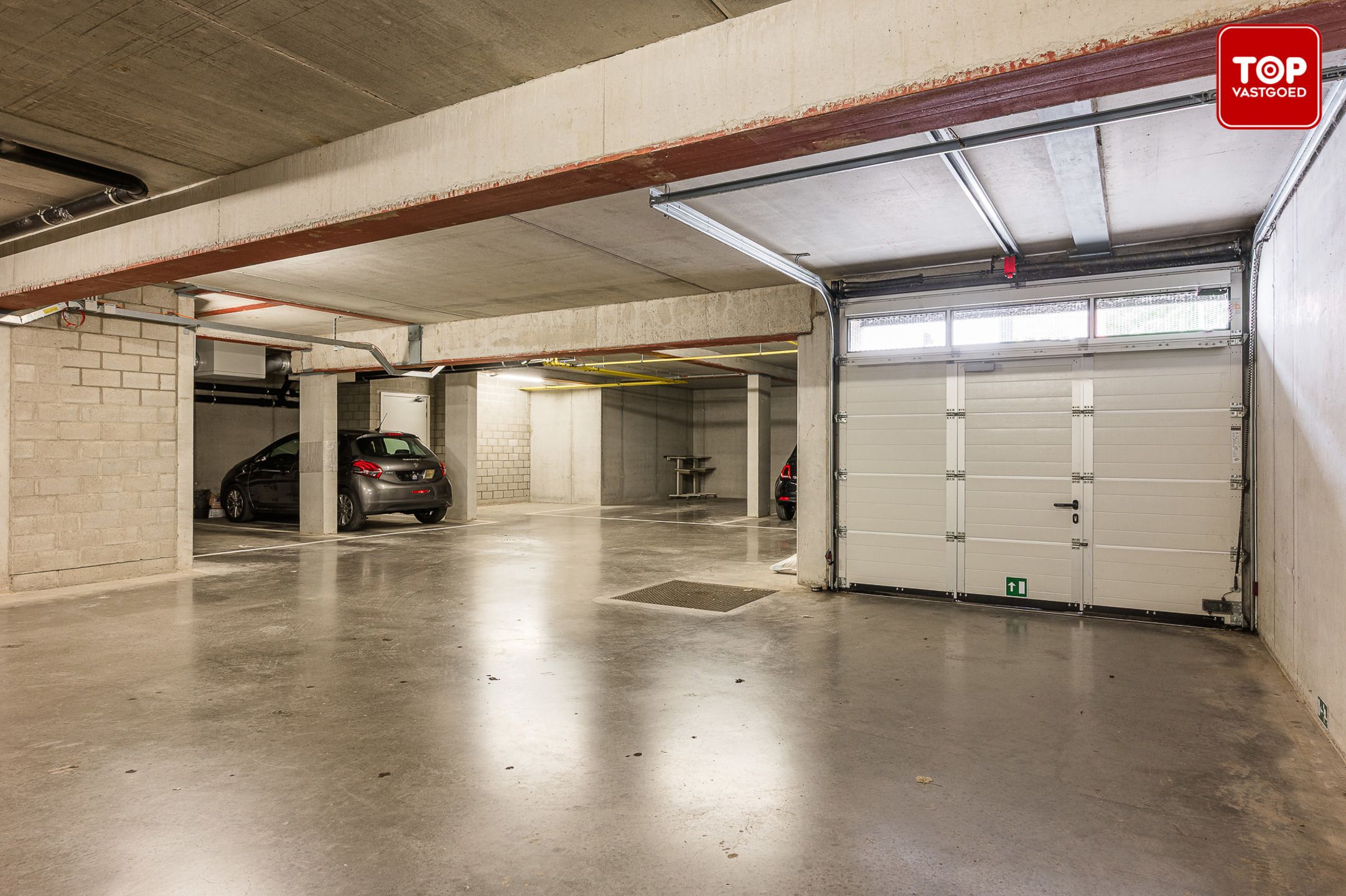 Instapklaar 1-slaapkamer appartement met autostaanplaats en fietsenberging.  foto 20