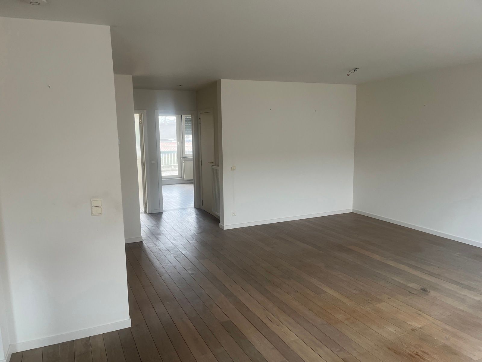 Appartement met lift, terras, garagebox en autostaanplaats foto 2