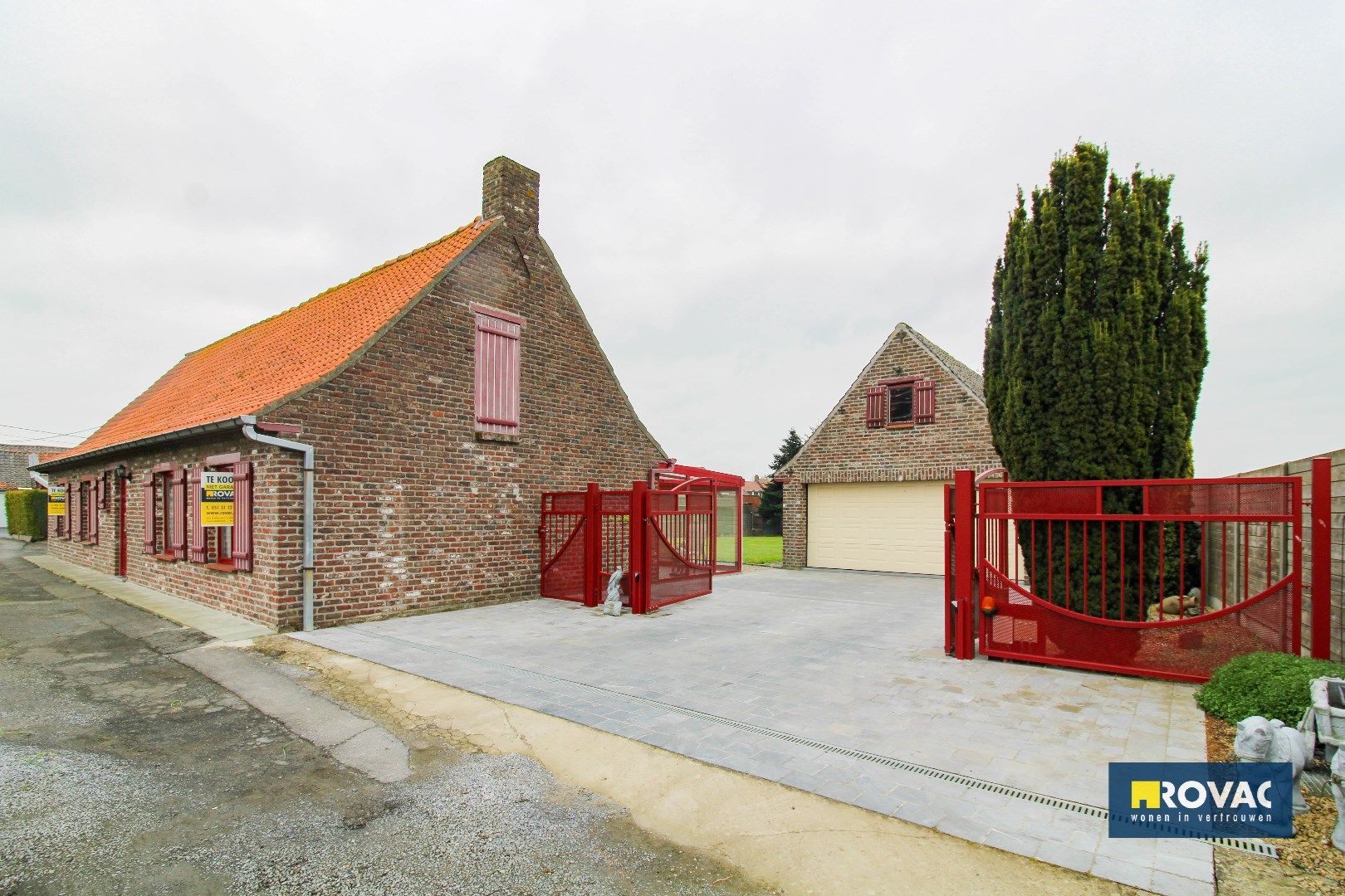 TOPPER! Landelijk gelegen woning met garage op 1684 m² foto 2