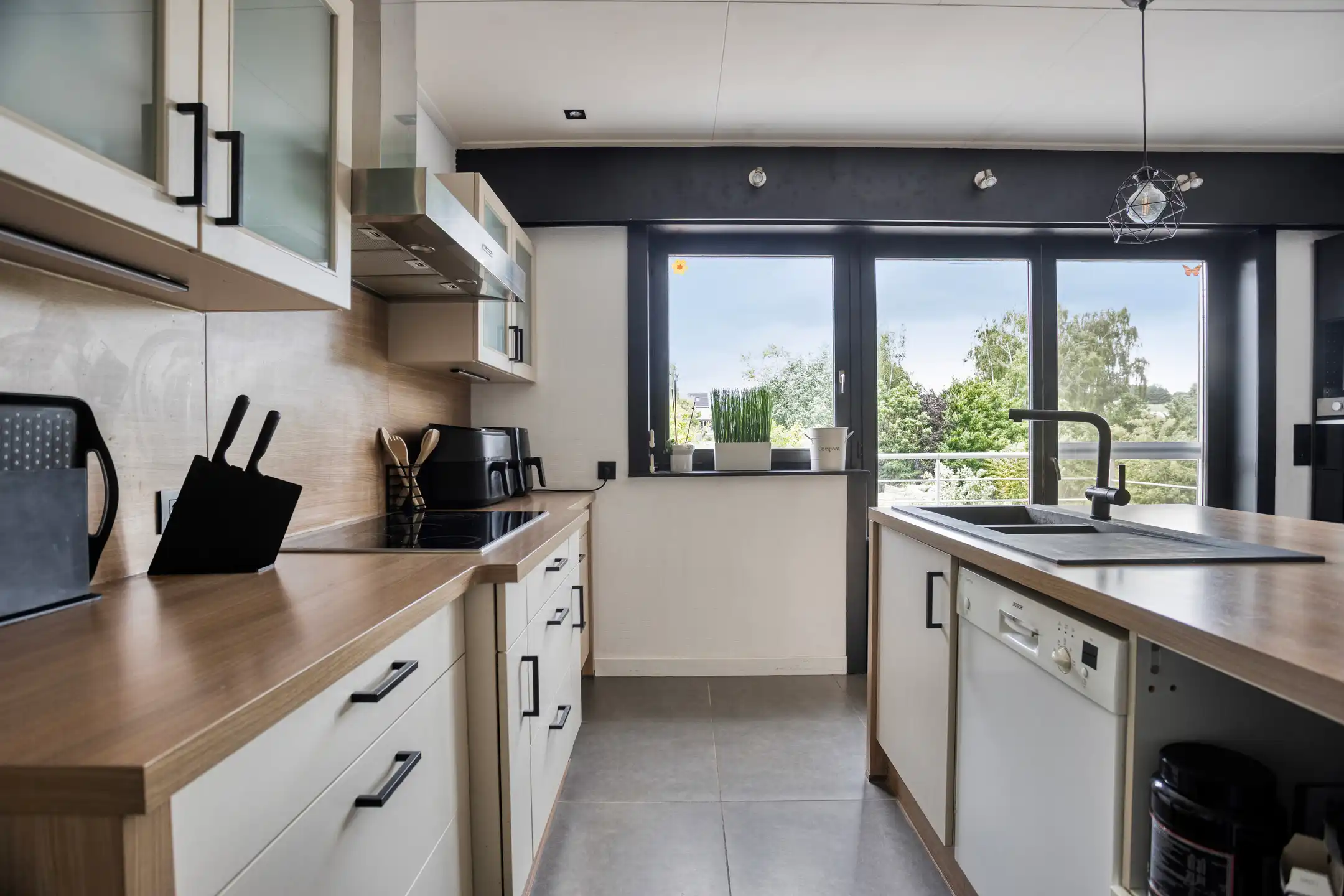 Zeer ruim appartement (166m2) met 2 slaapkamers foto 12