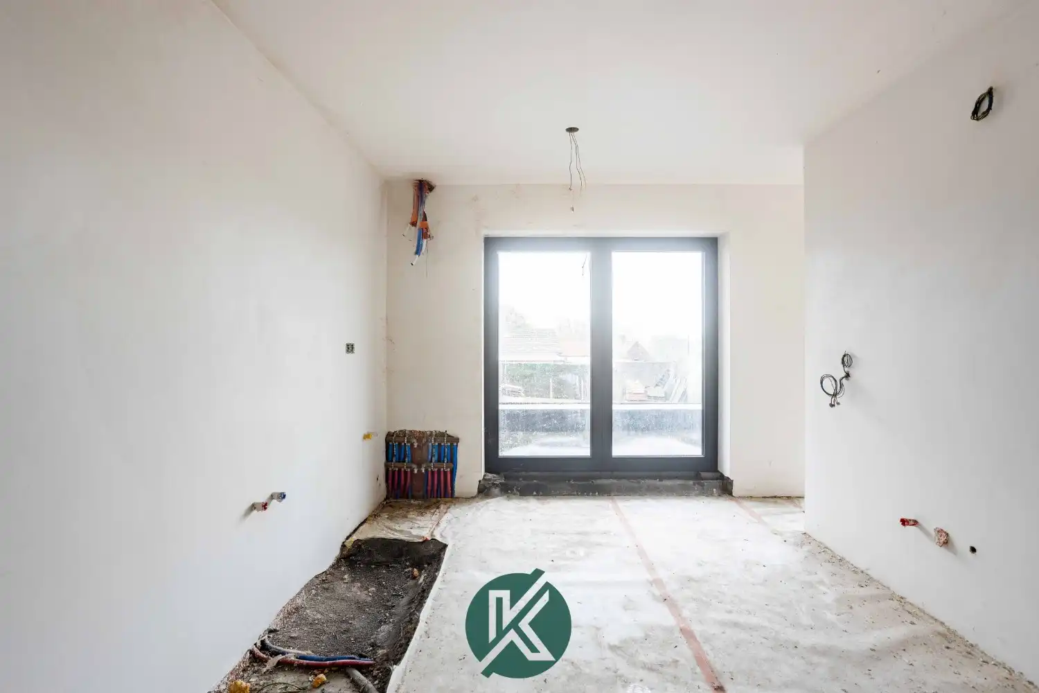 Verder af te werken nieuwbouwwoning met potentieel foto 17