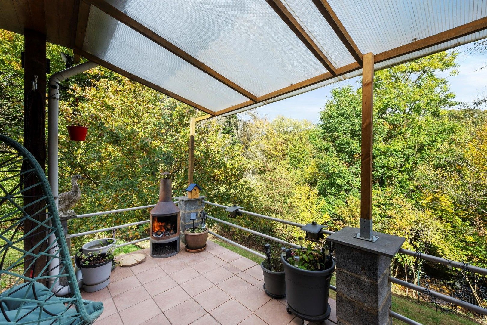 Gezellige chalet met 3 kamers in het vakantiedomein "Le Caillou d'Eau" te Pétigny Couvin met zicht op het riviertje l'Eau Noire - Chalet confortable de 3 chambres dans le domaine de vacances « Le Caillou d'Eau » à Pétigny Couvin avec vue sur la rivière l'Eau Noire foto 12