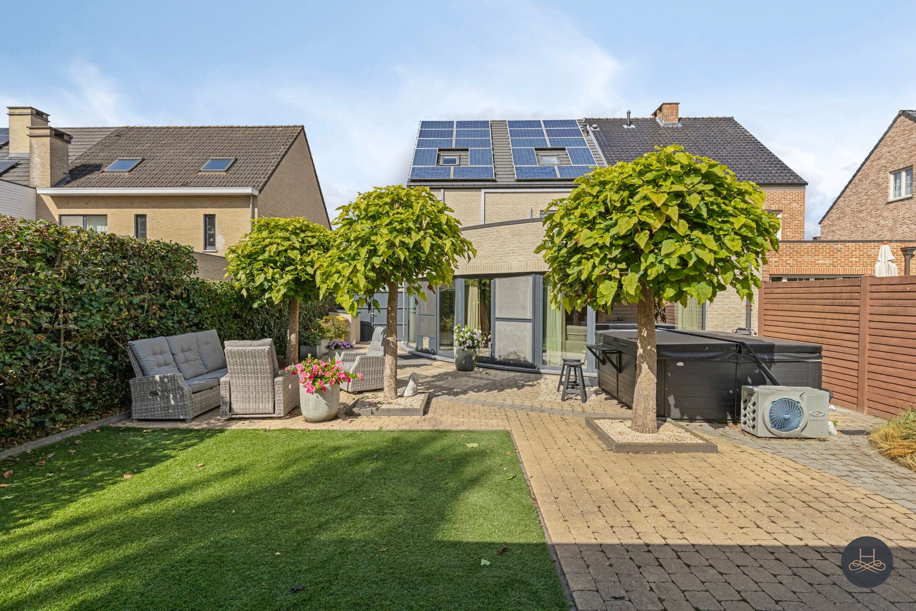 Ruime instapklare gezinswoning met zonnepanelen & airco foto 30