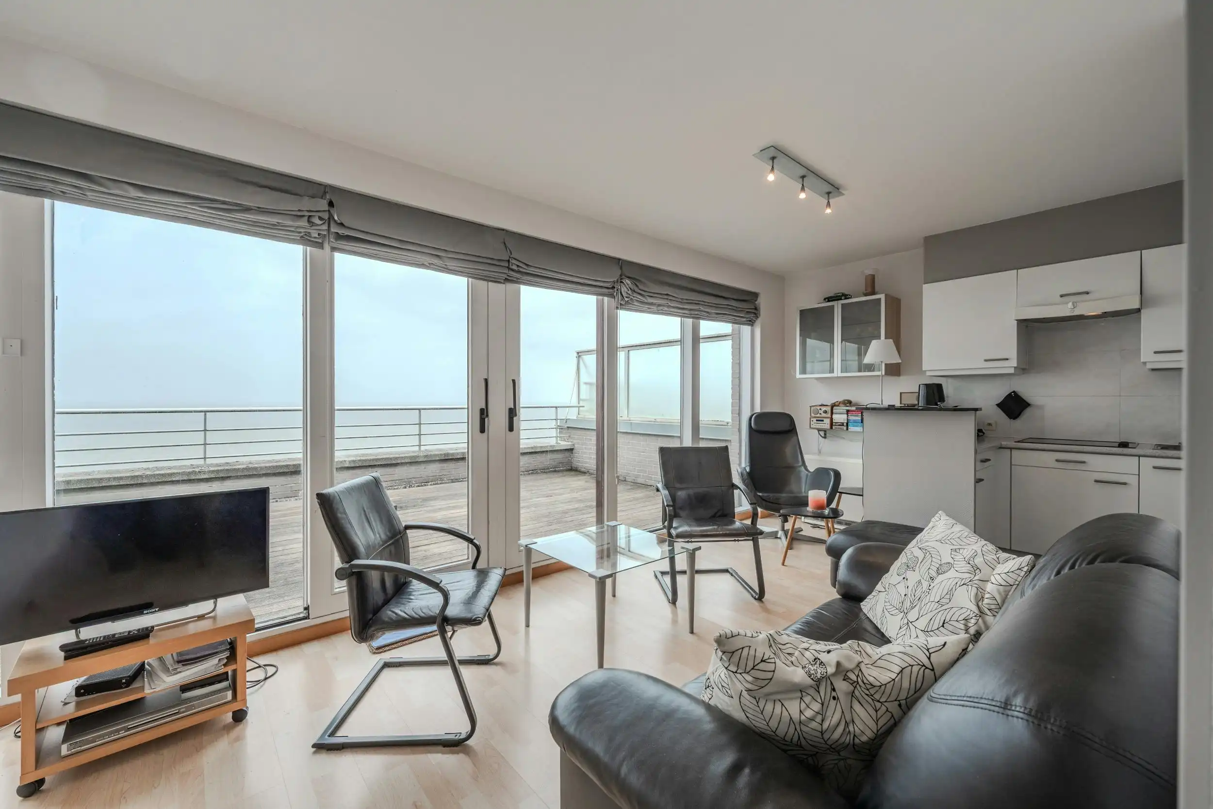 Dakappartement met schitterende terrassen met zicht op zee foto 5