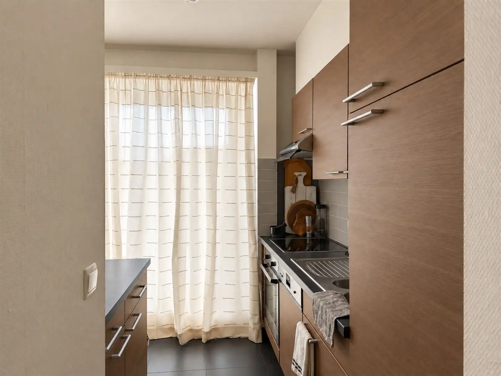 Centraal gelegen appartement met ruim terras en 2 slaapkamers foto 5