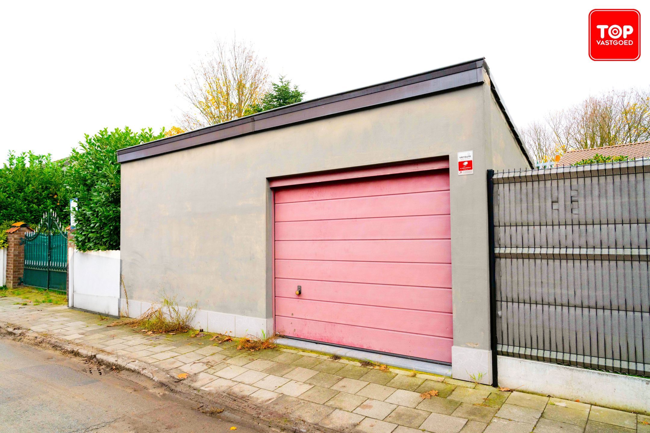 Woning met mooie tuin en ingang via de achtergelegen garage.  foto 20