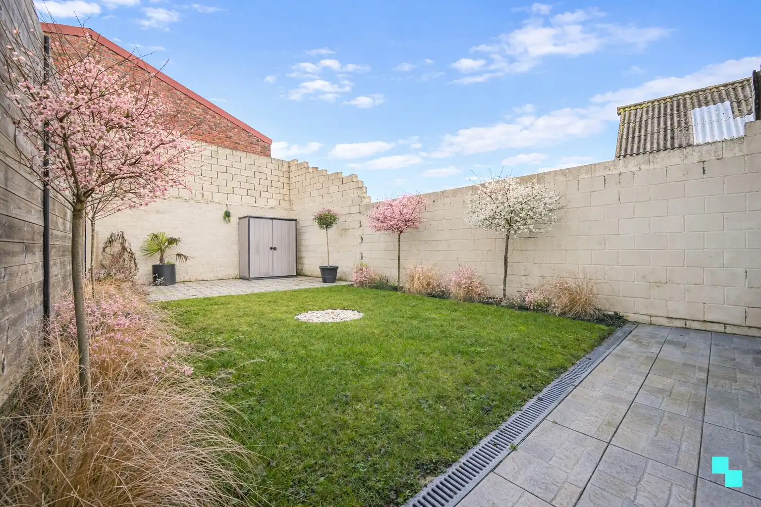 Instapklare gezinswoning met 3 slaapkamers, tuin en topligging in Pittem foto 16