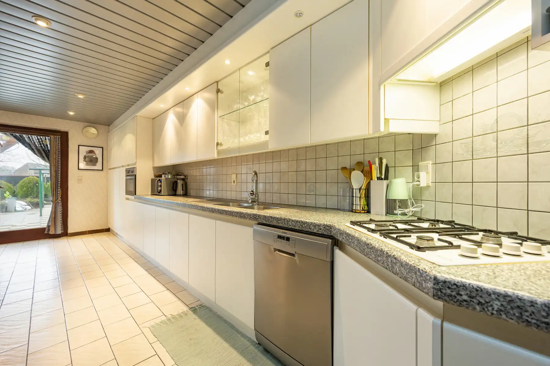 Charmante woning met drie slaapkamers. foto 7