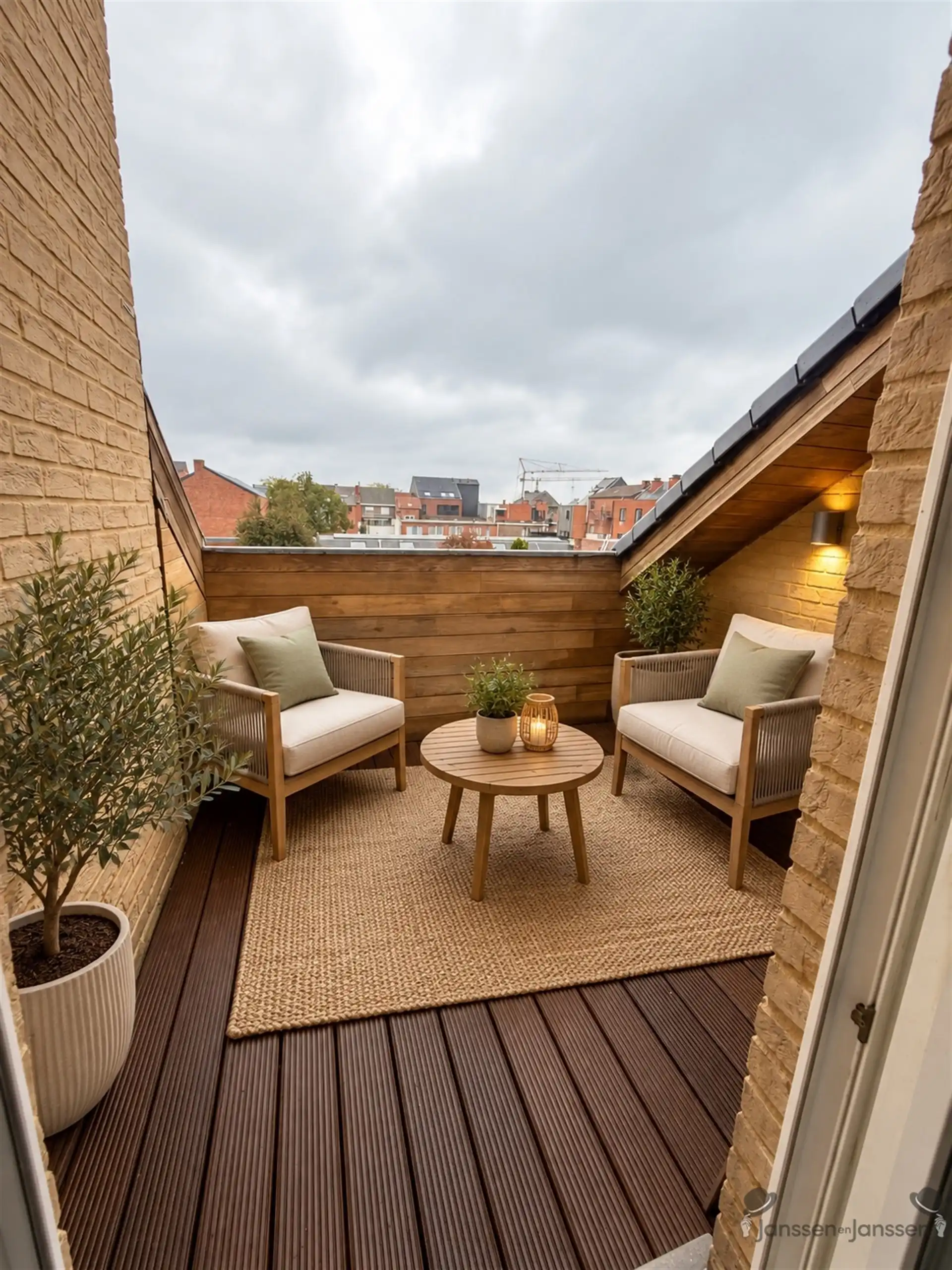 Vers gerenoveerd dakappartement met zuidgericht terras foto 6