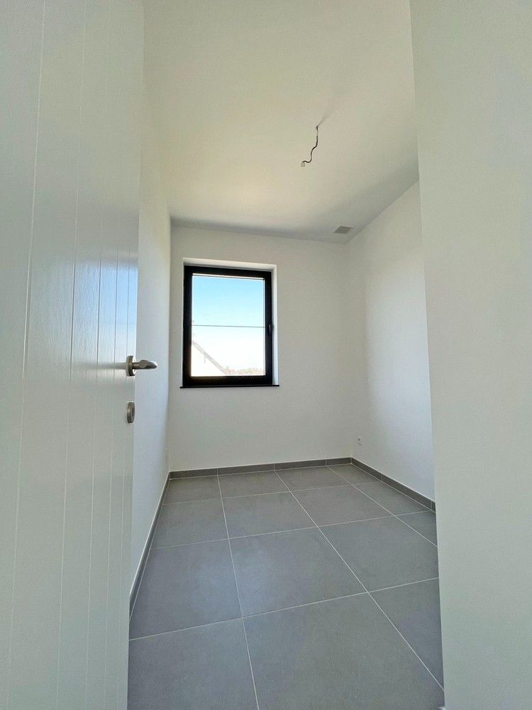 BEN-appartement met staanplaats in hartje Broechem! foto 11
