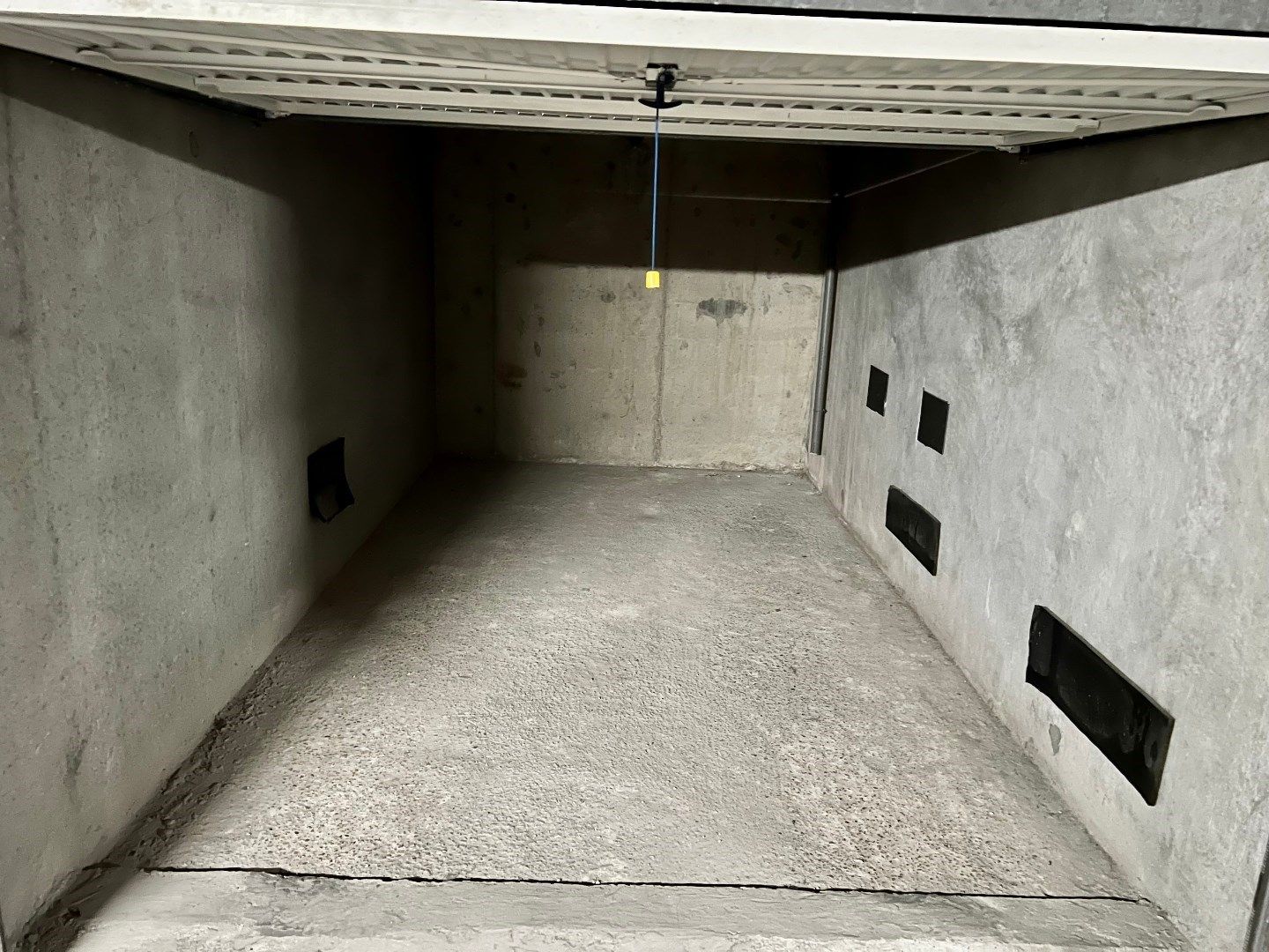 Gesloten garage - aan de Zeedijk foto 5