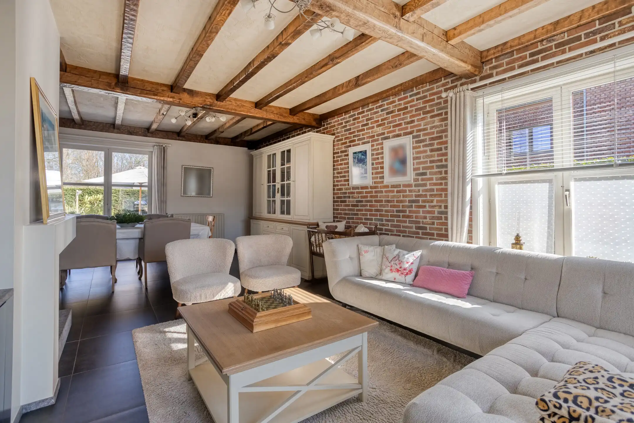 Vrijstaande, zeer ruime woning op topligging in Begijnendijk foto 4